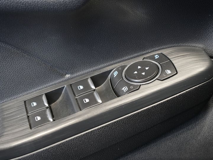 Ford Kuga SUV 2.5 PHEV 225 CV Titanium Navi/ Carplay/ Asientos calefactables/ Volante calefactable/ Cámara/ PDC/ Climatizador