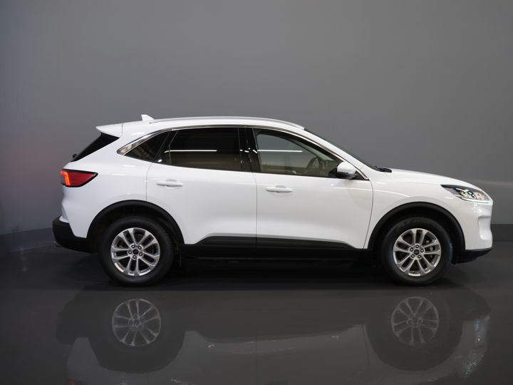 Ford Kuga SUV 2.5 PHEV 225 CV Titanium Navi/ Carplay/ Asientos calefactables/ Volante calefactable/ Cámara/ PDC/ Climatizador