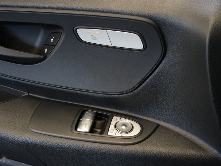 Mercedes-Benz Vito Bestelbus 116 CDI Aut. L3 DC Dubbel Cabine BPM VRIJ! 6 Pers./ 2xSchuifdeur/ LED/ Stoelverw./ 270Gr. Deuren/ Carplay/ Camera/ Cruise/ Trekh