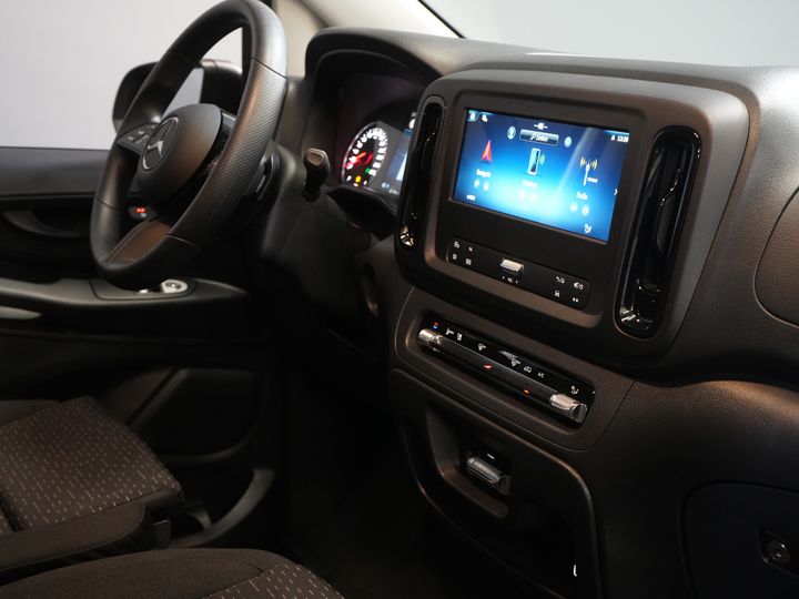 Mercedes-Benz Vito Bestelbus 116 CDI Aut. L3 DC Dubbel Cabine BPM VRIJ! 6 Pers./ 2xSchuifdeur/ LED/ Stoelverw./ 270Gr. Deuren/ Carplay/ Camera/ Cruise/ Trekh