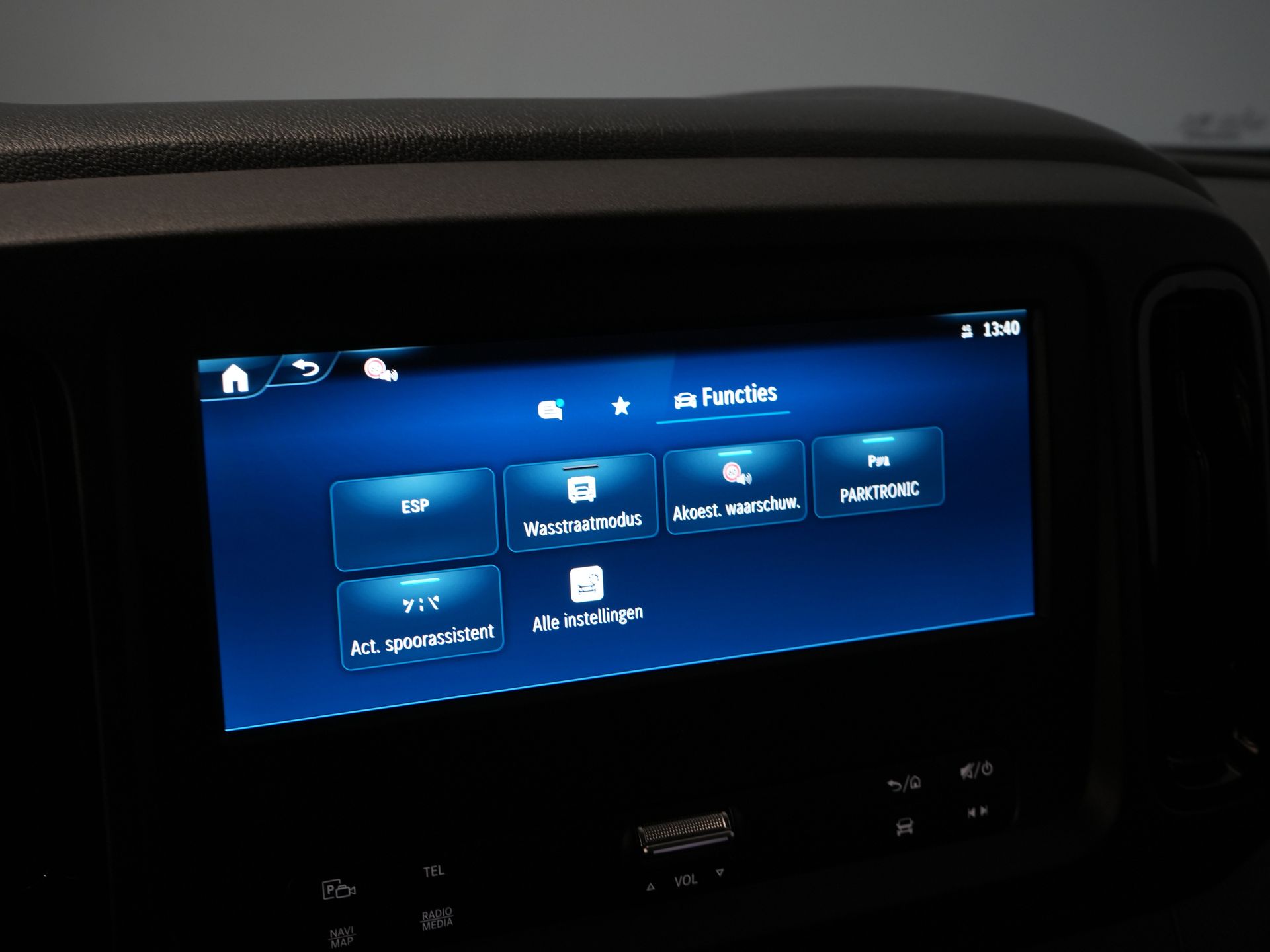 Mercedes-Benz Vito Bestelbus 116 CDI Aut. L3 DC Dubbel Cabine BPM VRIJ! 6 Pers./ 2xSchuifdeur/ LED/ Stoelverw./ 270Gr. Deuren/ Carplay/ Camera/ Cruise/ Trekh