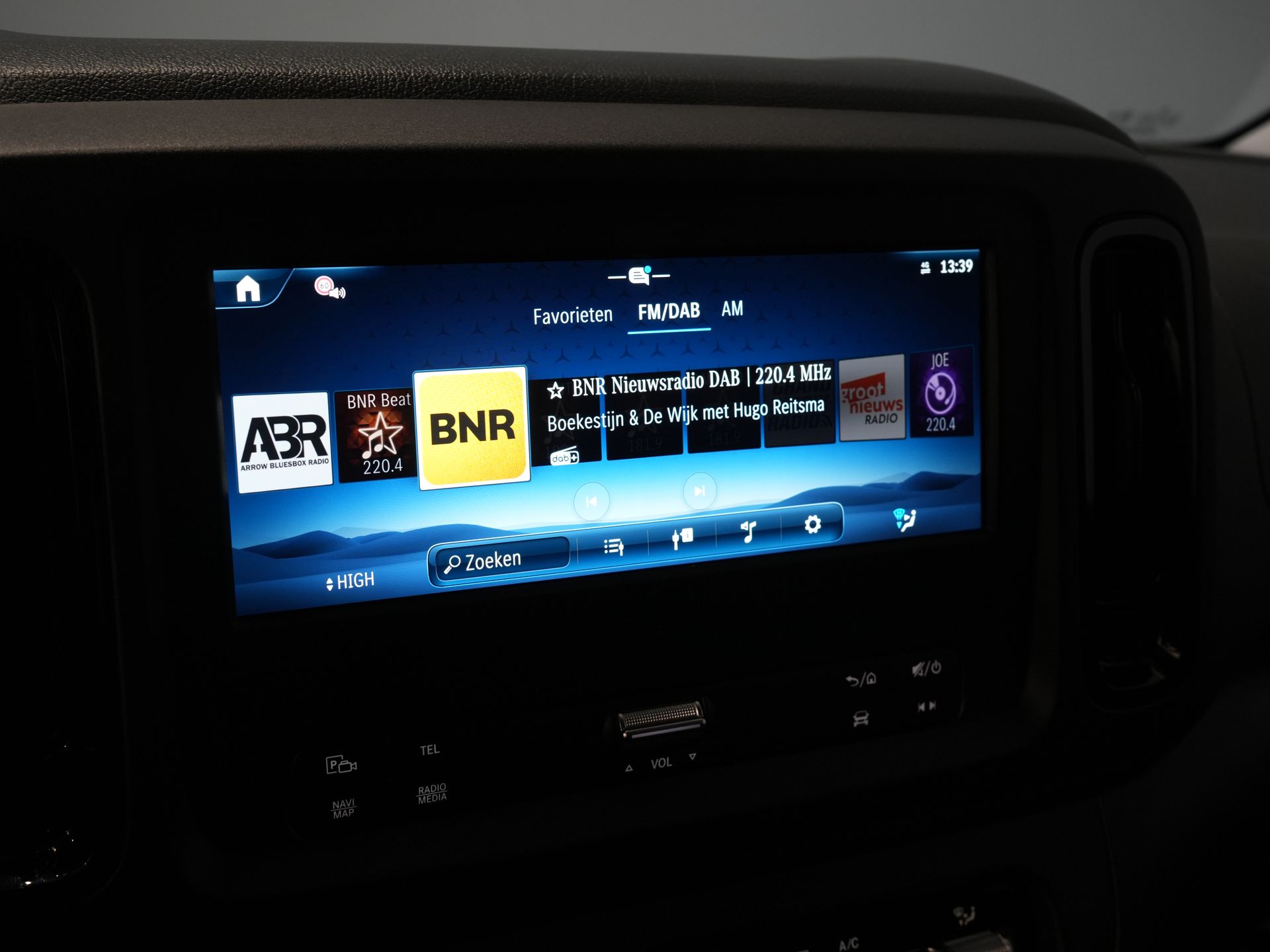 Mercedes-Benz Vito Bestelbus 116 CDI Aut. L3 DC Dubbel Cabine BPM VRIJ! 6 Pers./ 2xSchuifdeur/ LED/ Stoelverw./ 270Gr. Deuren/ Carplay/ Camera/ Cruise/ Trekh