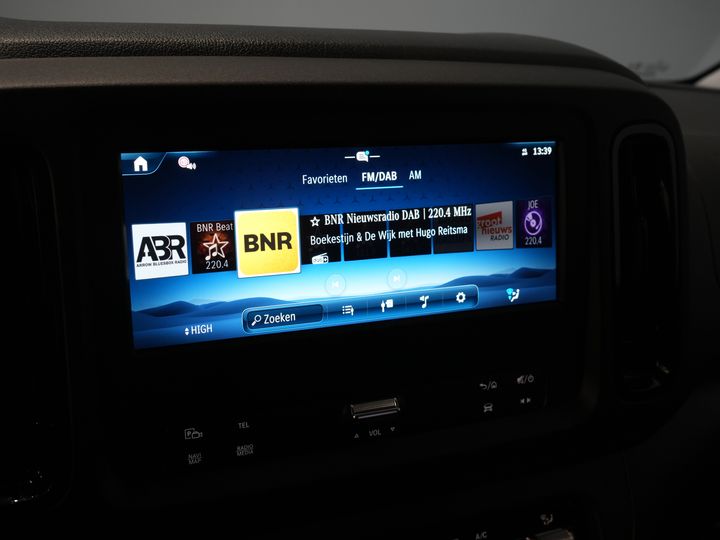 Mercedes-Benz Vito Bestelbus 116 CDI Aut. L3 DC Dubbel Cabine BPM VRIJ! 6 Pers./ 2xSchuifdeur/ LED/ Stoelverw./ 270Gr. Deuren/ Carplay/ Camera/ Cruise/ Trekh