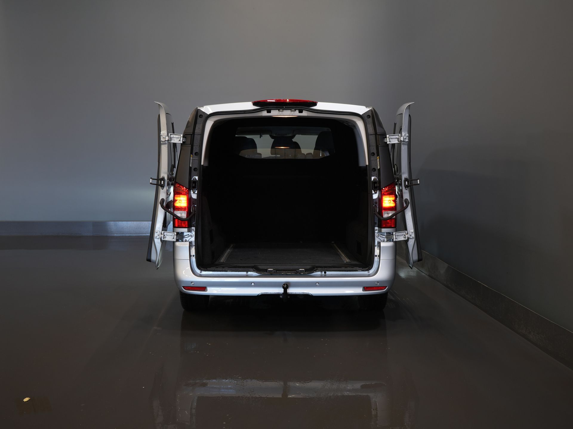 Mercedes-Benz Vito Bestelbus 116 CDI Aut. L3 DC Dubbel Cabine BPM VRIJ! 6 Pers./ 2xSchuifdeur/ LED/ Stoelverw./ 270Gr. Deuren/ Carplay/ Camera/ Cruise/ Trekh