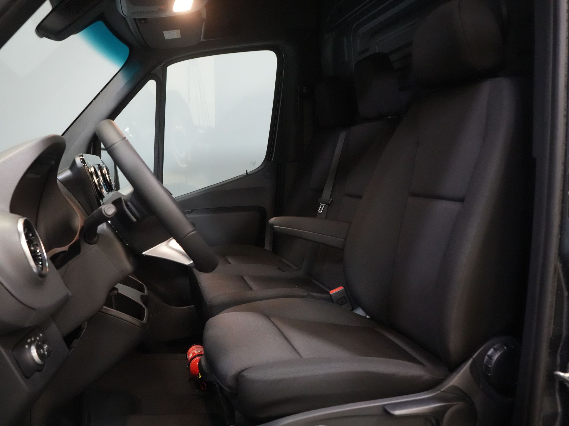 Mercedes-Benz Sprinter Van 319 Aut. L2H2 BPM FREE Select LED/ 3.5t Towing device/ Gev.Seats/ Camera/ Cruise