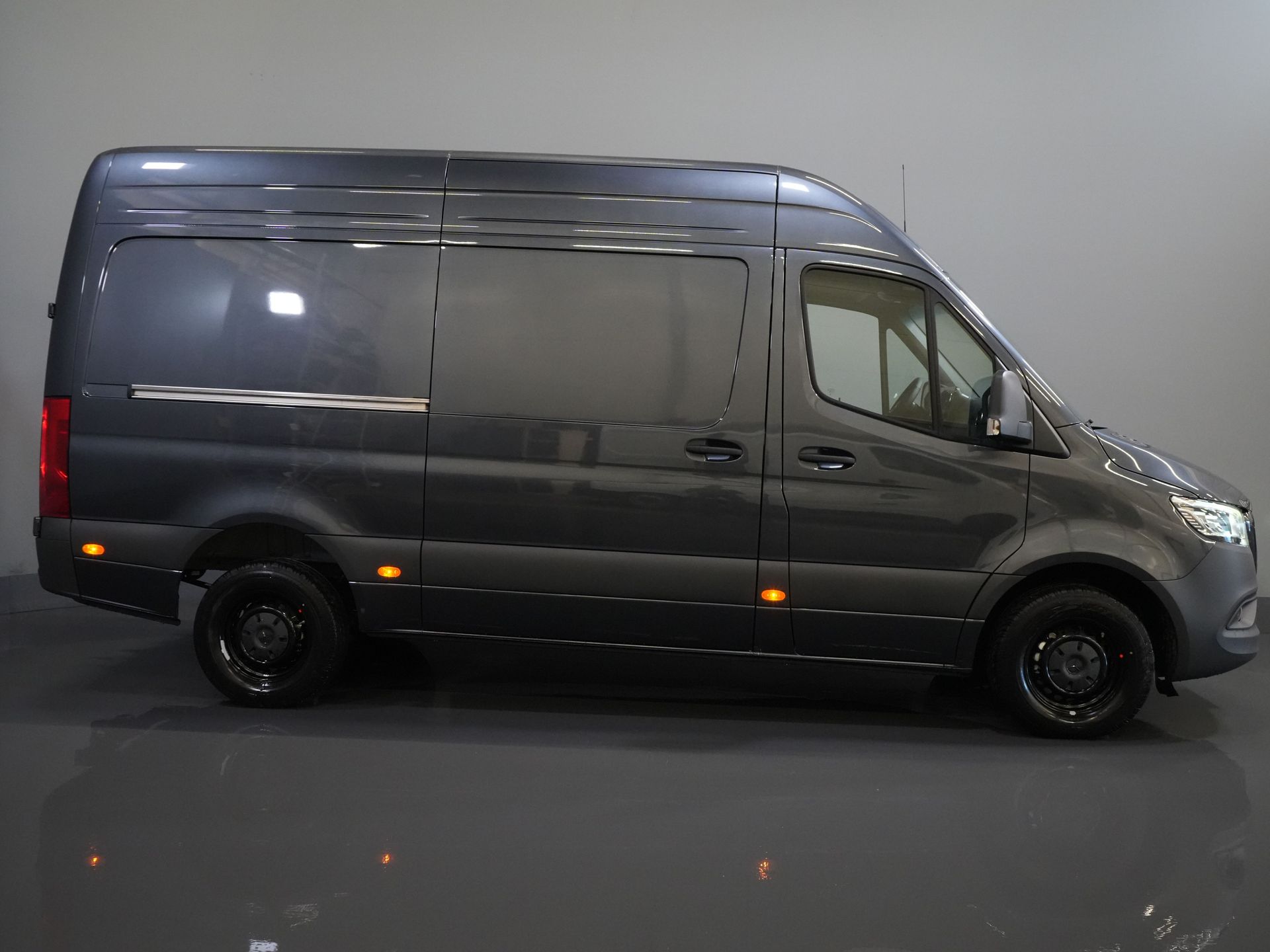 Mercedes-Benz Sprinter Van 319 Aut. L2H2 BPM FREE Select LED/ 3.5t Towing device/ Gev.Seats/ Camera/ Cruise