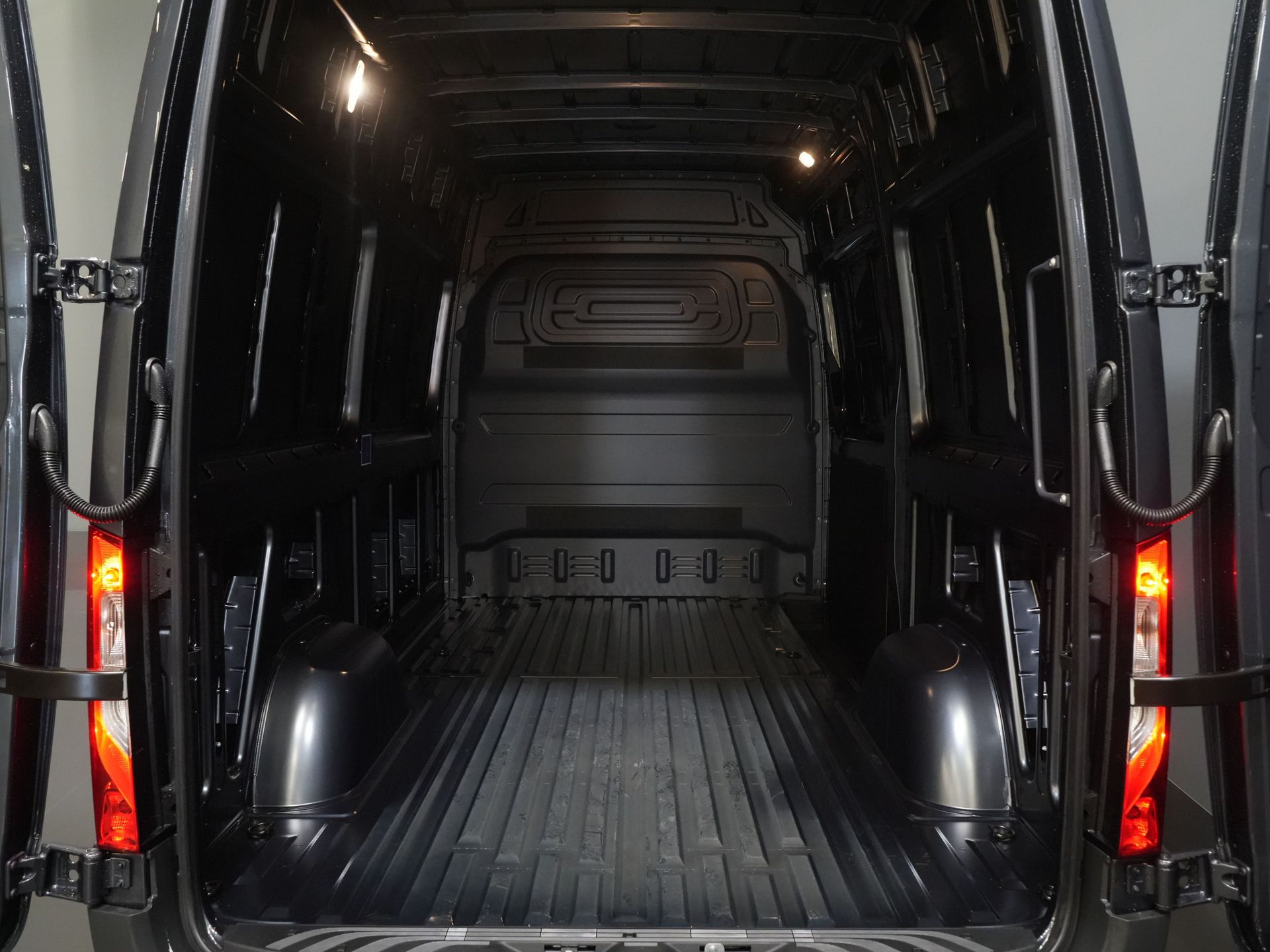 Mercedes-Benz Sprinter Van 319 Aut. L2H2 BPM FREE Select LED/ 3.5t Towing device/ Gev.Seats/ Camera/ Cruise