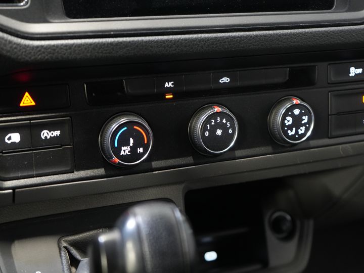 Volkswagen Crafter Van 50 2.0 TDI 180 hp Aut DSG L4H3 BPM FREE! Dual Air/ 270Gr.Doors/ Gev.Stoel/ Carplay/ Navi/ Camera/ Cruise/ PDC/ Towbar