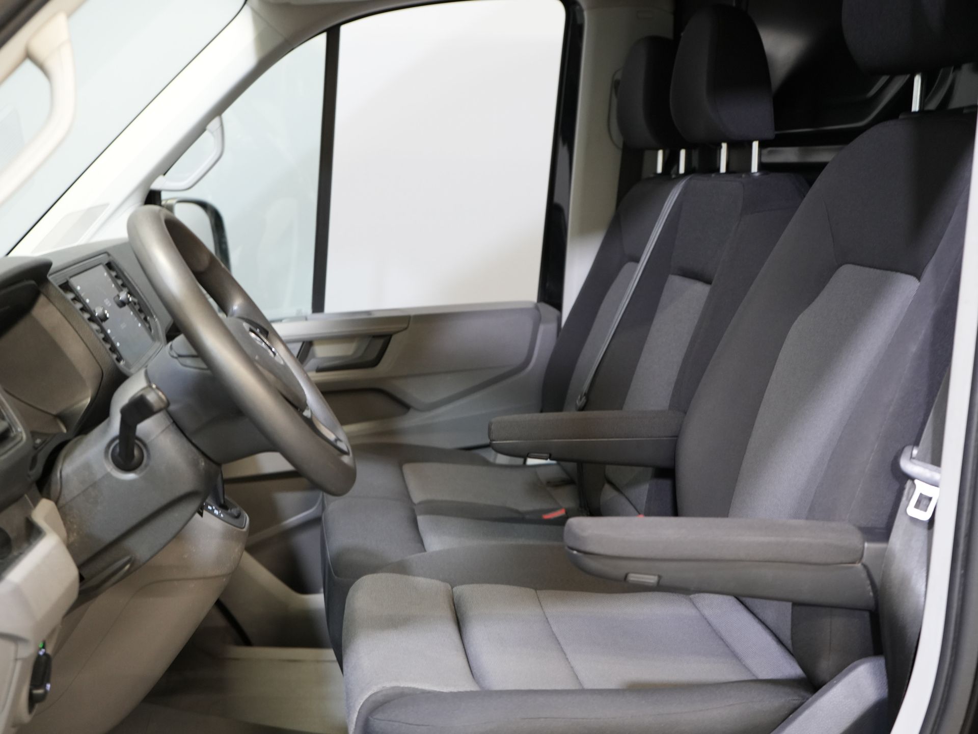 Volkswagen Crafter Van 50 2.0 TDI 180 hp Aut DSG L4H3 BPM FREE! Dual Air/ 270Gr.Doors/ Gev.Stoel/ Carplay/ Navi/ Camera/ Cruise/ PDC/ Towbar