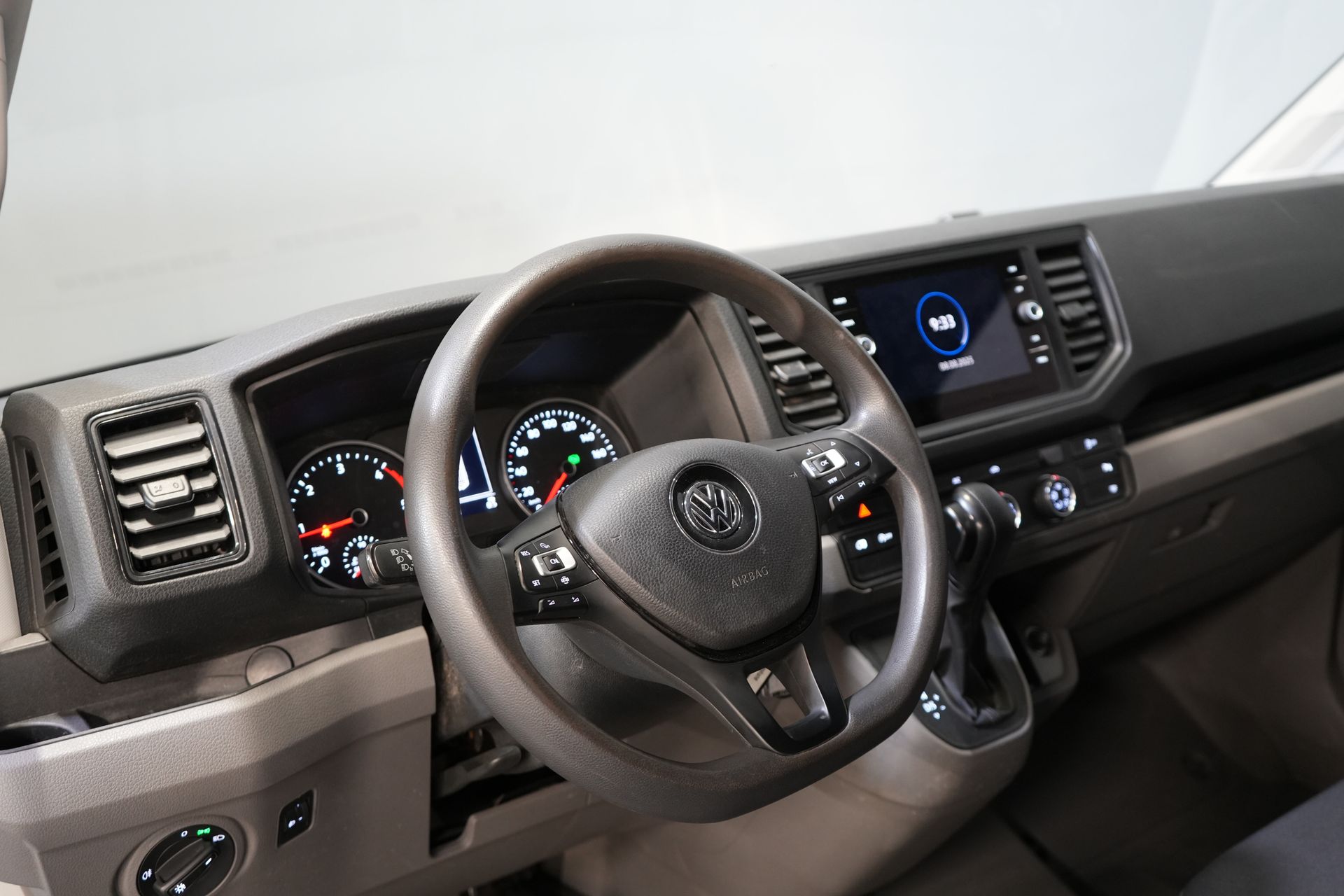 Volkswagen Crafter Van 50 2.0 TDI 180 hp Aut DSG BPM FREE ! Dual Air/ Portes 270Gr./Etage Gev./Carplay/ Navi/ Caméra/ Cruise/ PDC/ Barre d'attelage