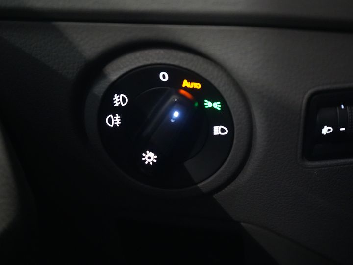 MAN TGE Lieferwagen 3.140 140 PS 2.0 TDI DSG Aut. L3H3 EXPORT 270Gr. Türen/ Sicherheitsgurt/ Navi/ Carplay/ Kamera/ Tempomat/ Anhängerkupplung/ Klimaanlage