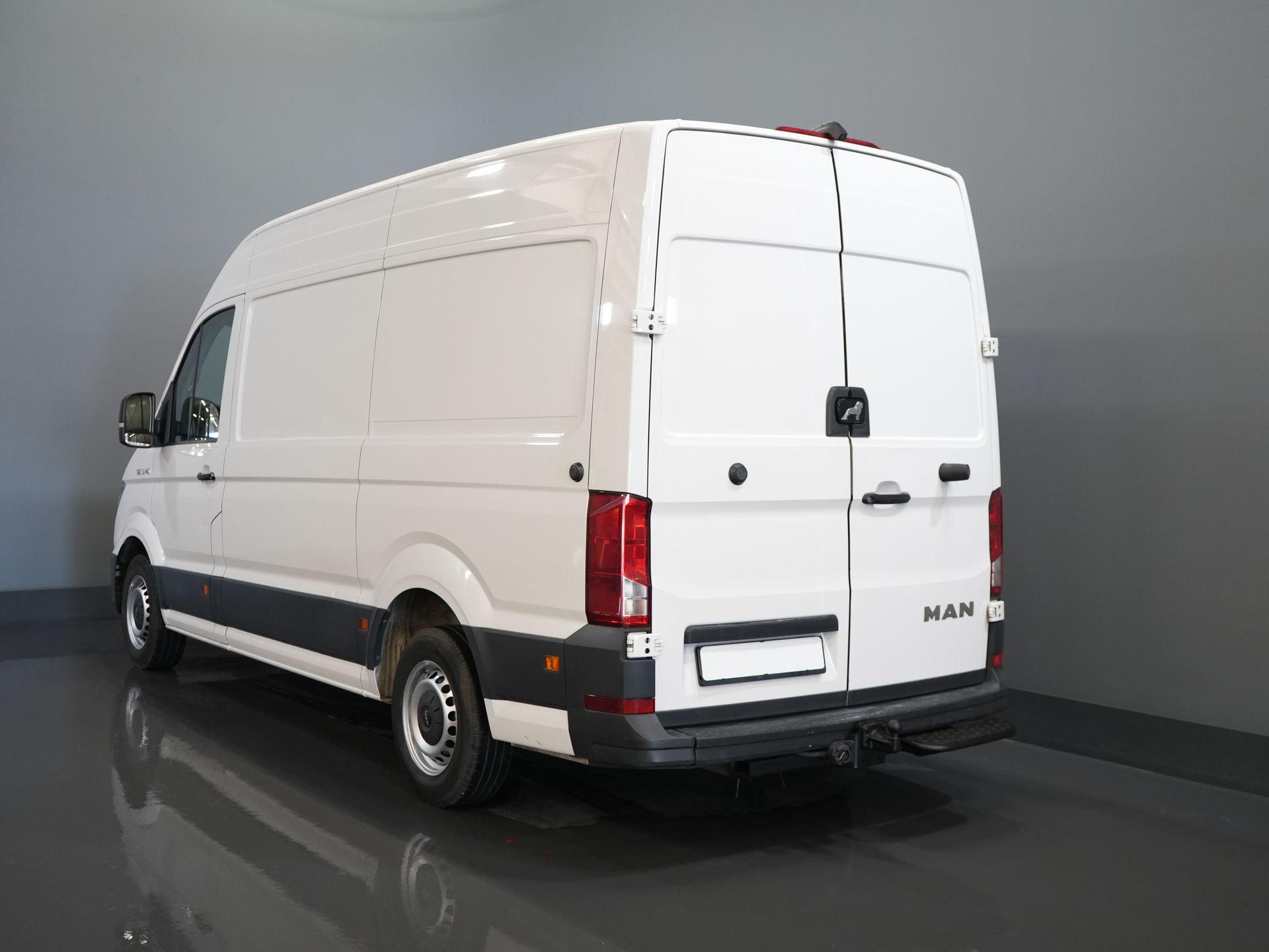 MAN TGE Lieferwagen 3.140 140 PS 2.0 TDI DSG Aut. L3H3 EXPORT 270Gr. Türen/ Sicherheitsgurt/ Navi/ Carplay/ Kamera/ Tempomat/ Anhängerkupplung/ Klimaanlage