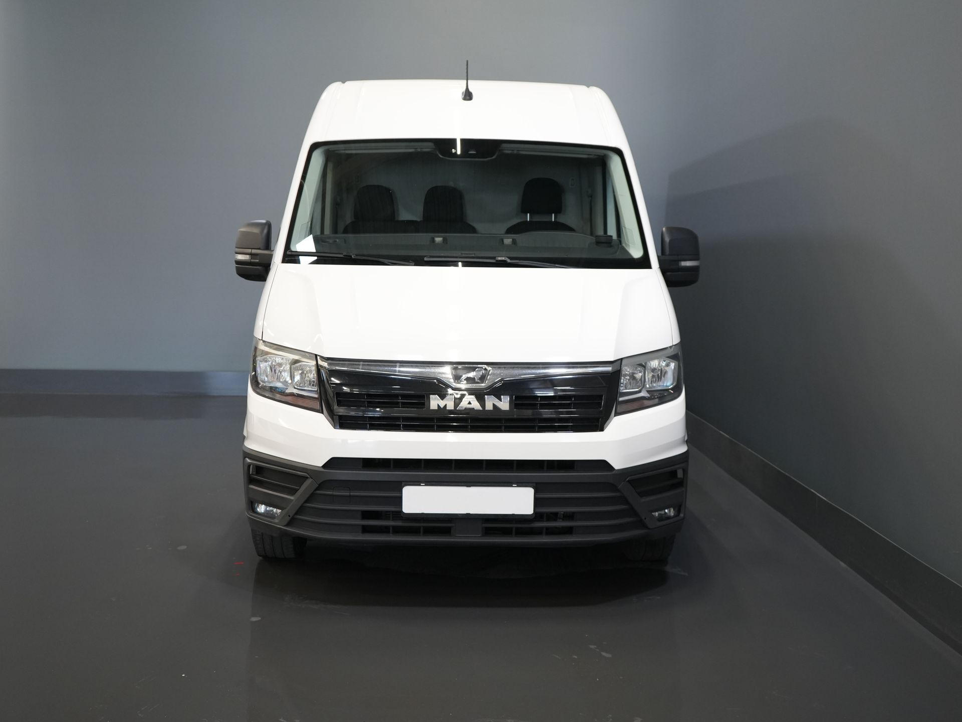MAN TGE Lieferwagen 3.140 140 PS 2.0 TDI DSG Aut. L3H3 EXPORT 270Gr. Türen/ Sicherheitsgurt/ Navi/ Carplay/ Kamera/ Tempomat/ Anhängerkupplung/ Klimaanlage