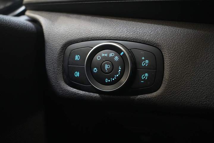 Ford Transit Custom Van 2.0 TDCI 130 cv Aut DC Doppia Cabina Limited 2x Porta scorrevole/ CarPlay/ Seatverw./ Cruise/ LMV/ Navi/ Cruise/ PDC