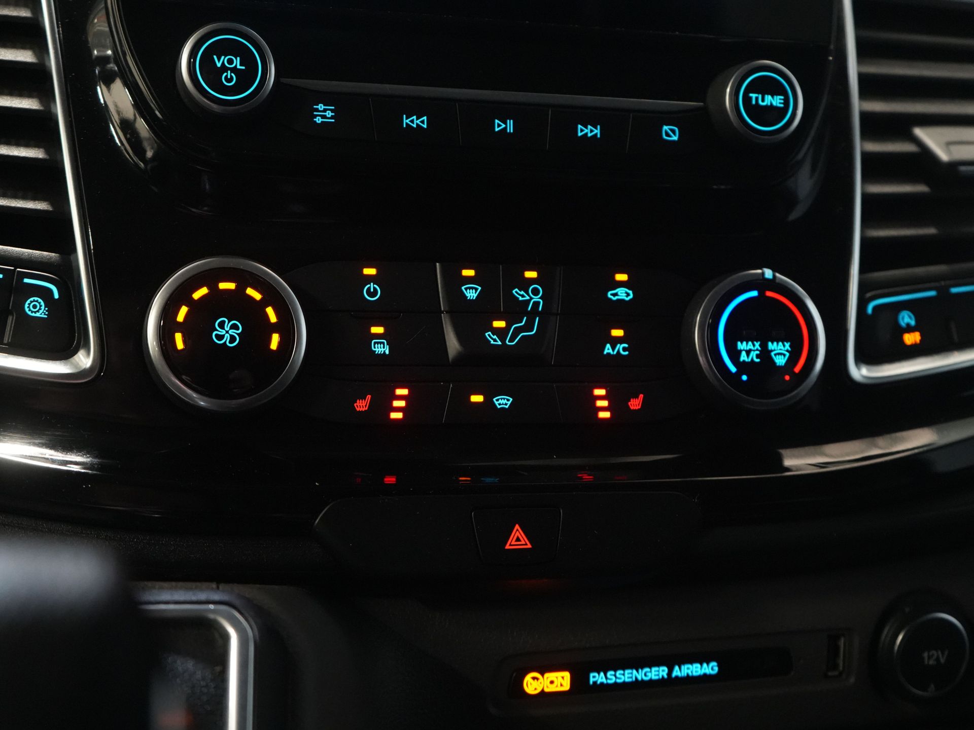 Ford Transit Custom Van 2.0 TDCI 130 hp Aut DC Double Cab Limited 2x Sliding door/ CarPlay/ Seatverw./ Cruise/ LMV/ Navi/ Cruise/ PDC