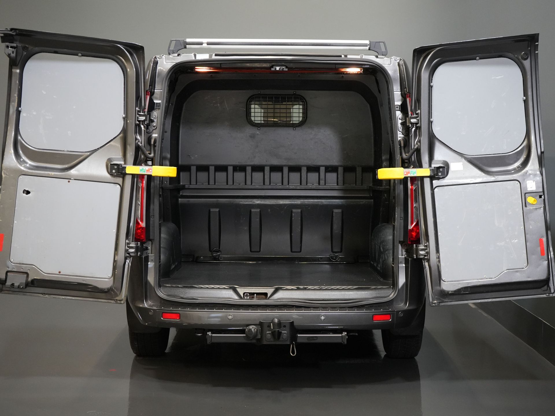 Ford Transit Custom Van 2.0 TDCI 130 hp Aut DC Double Cab Limited 2x Sliding door/ CarPlay/ Seatverw./ Cruise/ LMV/ Navi/ Cruise/ PDC