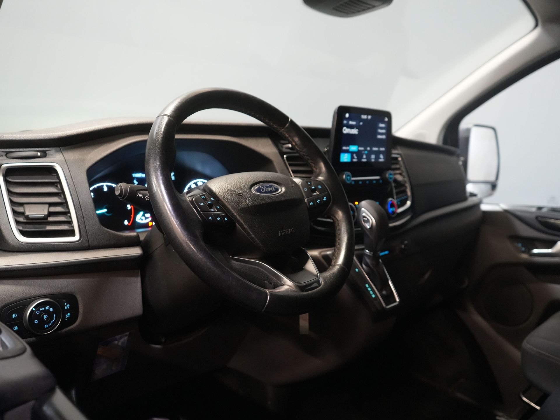 Ford Transit Custom Van 2.0 TDCI 130 hp Aut DC Double Cab Limited 2x Sliding door/ CarPlay/ Seatverw./ Cruise/ LMV/ Navi/ Cruise/ PDC