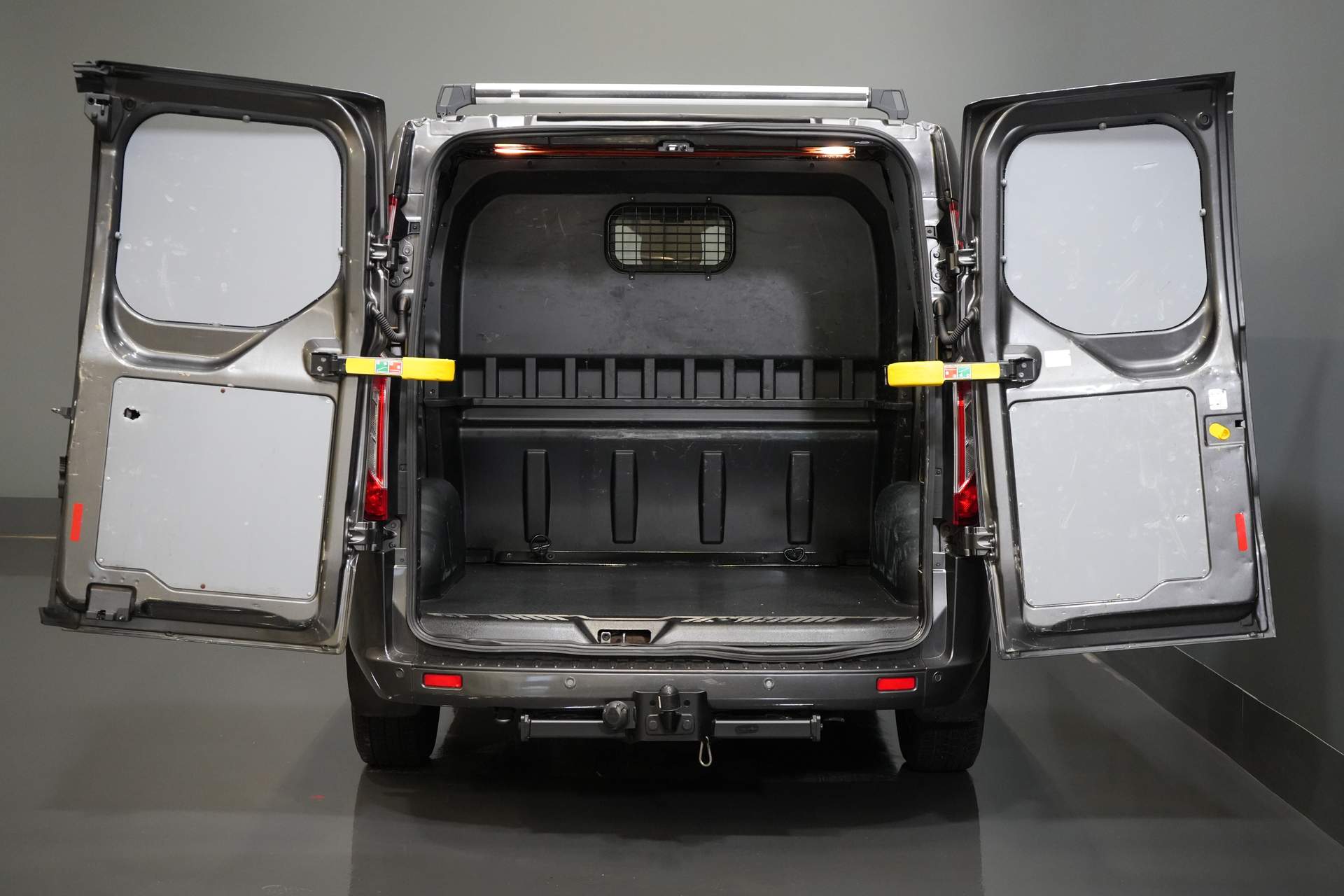 Ford Transit Custom Van 2.0 TDCI 130 cv Aut DC Doppia Cabina Limited 2x Porta scorrevole/ CarPlay/ Seatverw./ Cruise/ LMV/ Navi/ Cruise/ PDC