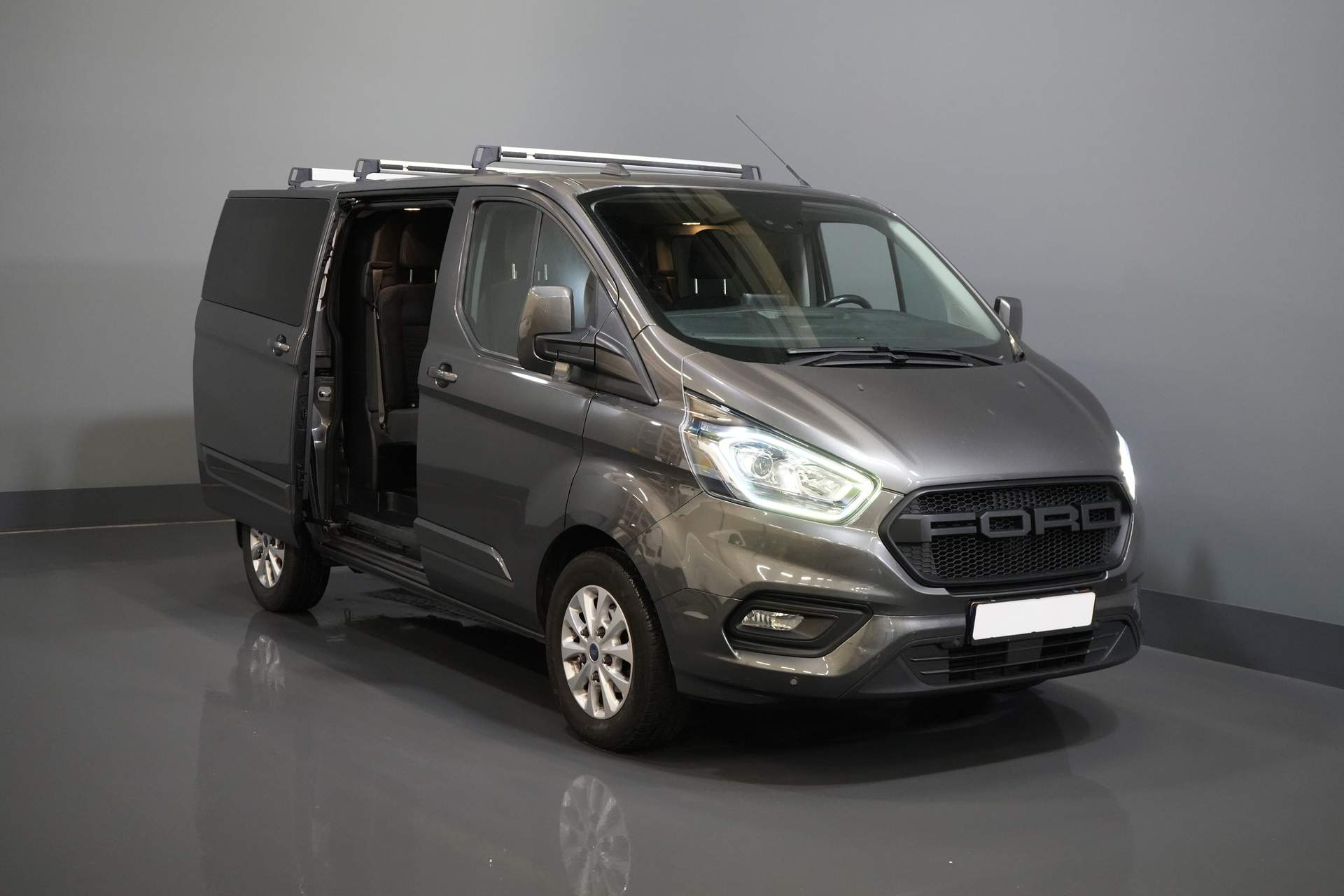 Ford Transit Custom Van 2.0 TDCI 130 cv Aut DC Doppia Cabina Limited 2x Porta scorrevole/ CarPlay/ Seatverw./ Cruise/ LMV/ Navi/ Cruise/ PDC