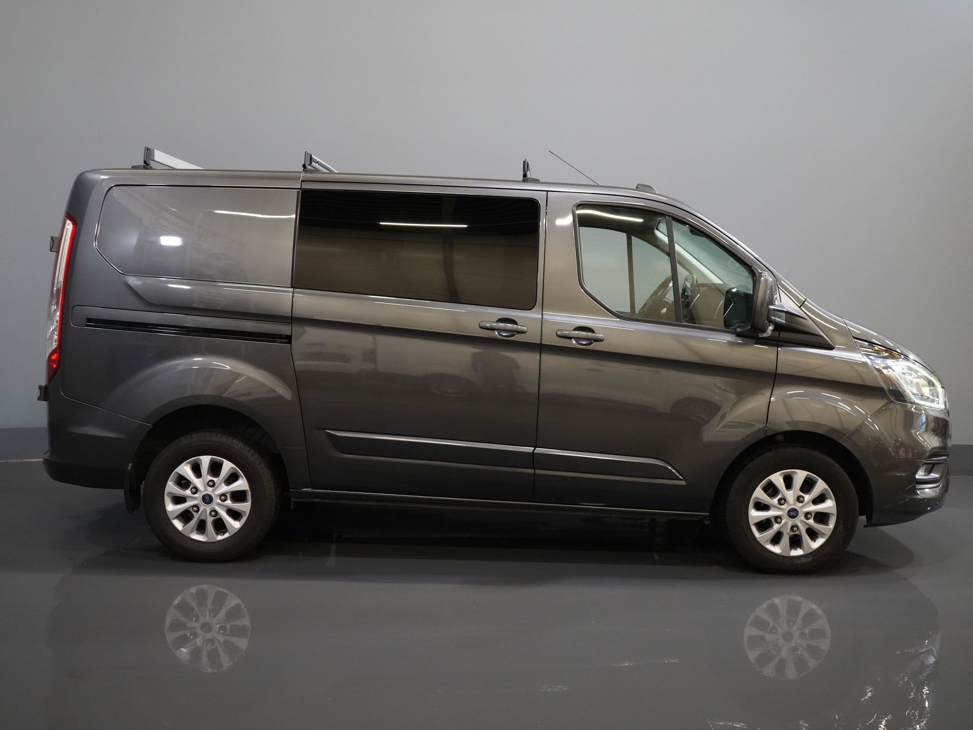 Ford Transit Custom Van 2.0 TDCI 130 hp Aut DC Double Cab Limited 2x Sliding door/ CarPlay/ Seatverw./ Cruise/ LMV/ Navi/ Cruise/ PDC