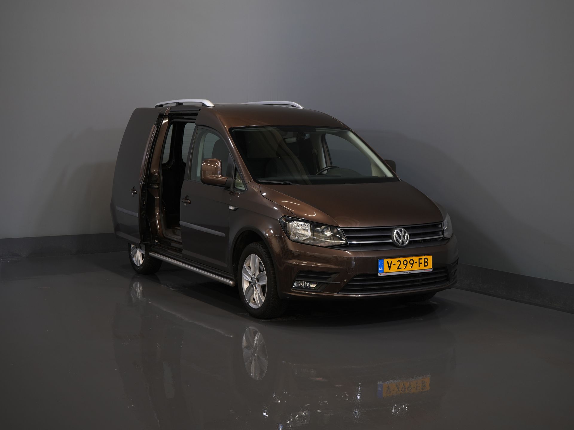 Volkswagen Caddy Furgón 1.6 TDI 105 CV Aut. Highline NL Auto/ DB Belt V.V./ Carplay/ Climate/ Stoelverw./ Cruise/ Navi/ LMV /PDC/