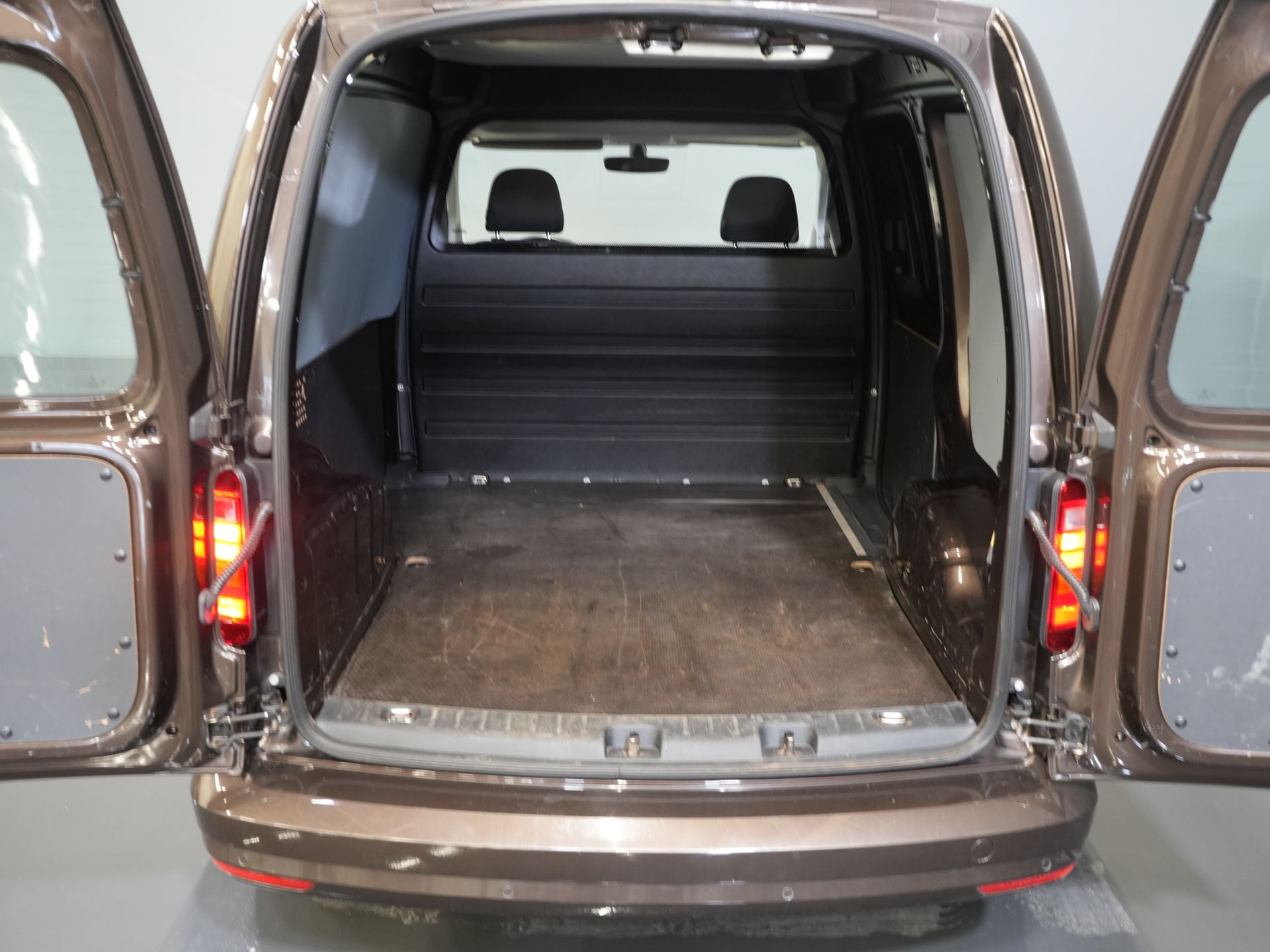 Volkswagen Caddy Furgón 1.6 TDI 105 CV Aut. Highline NL Auto/ DB Belt V.V./ Carplay/ Climate/ Stoelverw./ Cruise/ Navi/ LMV /PDC/