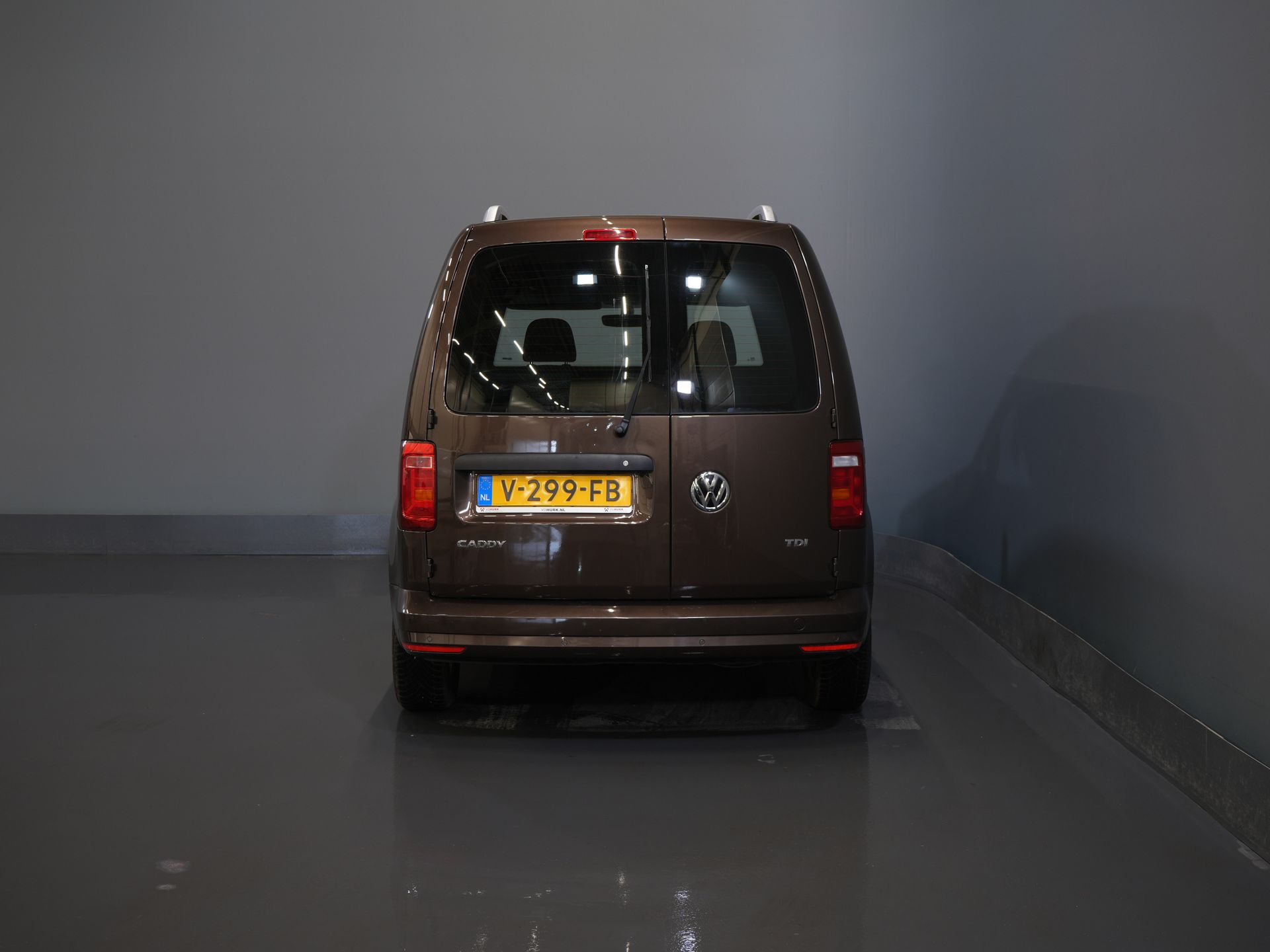 Volkswagen Caddy Furgón 1.6 TDI 105 CV Aut. Highline NL Auto/ DB Belt V.V./ Carplay/ Climate/ Stoelverw./ Cruise/ Navi/ LMV /PDC/