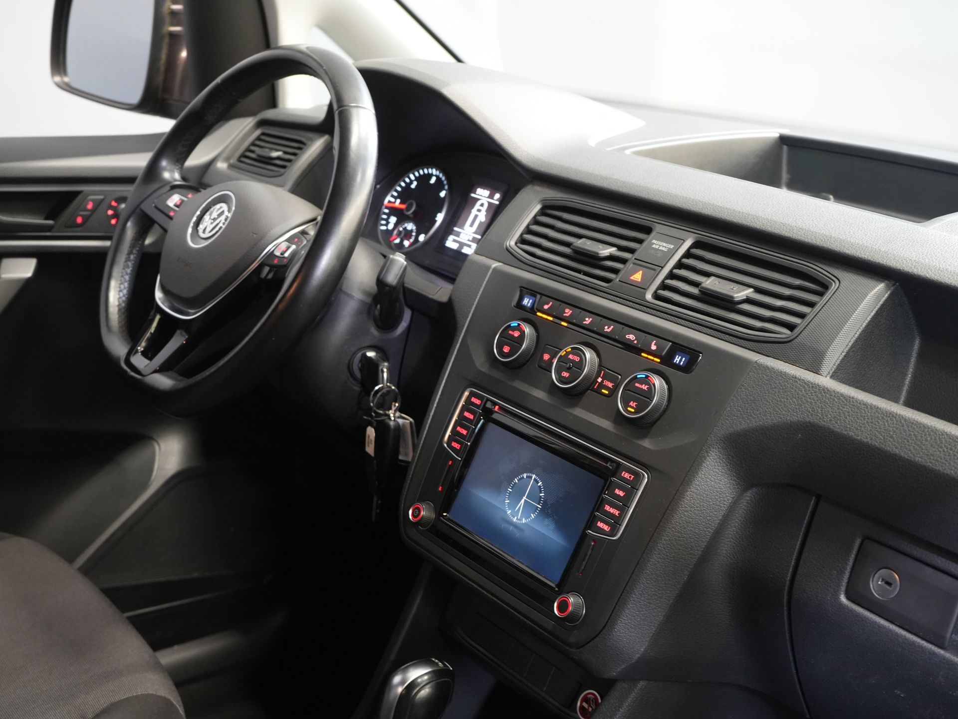 Volkswagen Caddy Furgón 1.6 TDI 105 CV Aut. Highline NL Auto/ DB Belt V.V./ Carplay/ Climate/ Stoelverw./ Cruise/ Navi/ LMV /PDC/