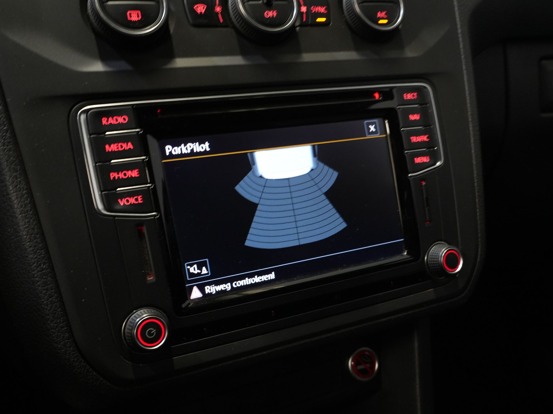 Volkswagen Caddy Furgón 1.6 TDI 105 CV Aut. Highline NL Auto/ DB Belt V.V./ Carplay/ Climate/ Stoelverw./ Cruise/ Navi/ LMV /PDC/