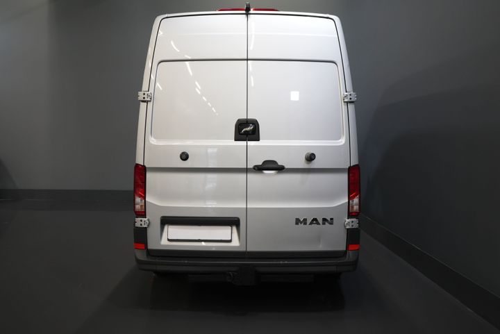 MAN TGE Van 35 2.0 140 CP DSG Aut. L3H3 hayon/ 270Gr. uși/ Gev.stoel/ Carplay/ Cameră/ Cruise