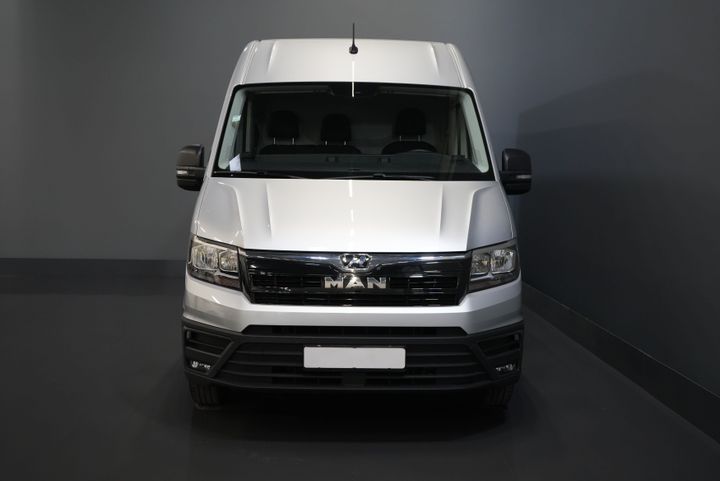 MAN TGE Van 35 2.0 140 CP DSG Aut. L3H3 hayon/ 270Gr. uși/ Gev.stoel/ Carplay/ Cameră/ Cruise