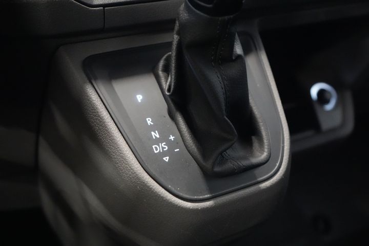 MAN TGE Van 35 2.0 140 CP DSG Aut. L3H3 hayon/ 270Gr. uși/ Gev.stoel/ Carplay/ Cameră/ Cruise