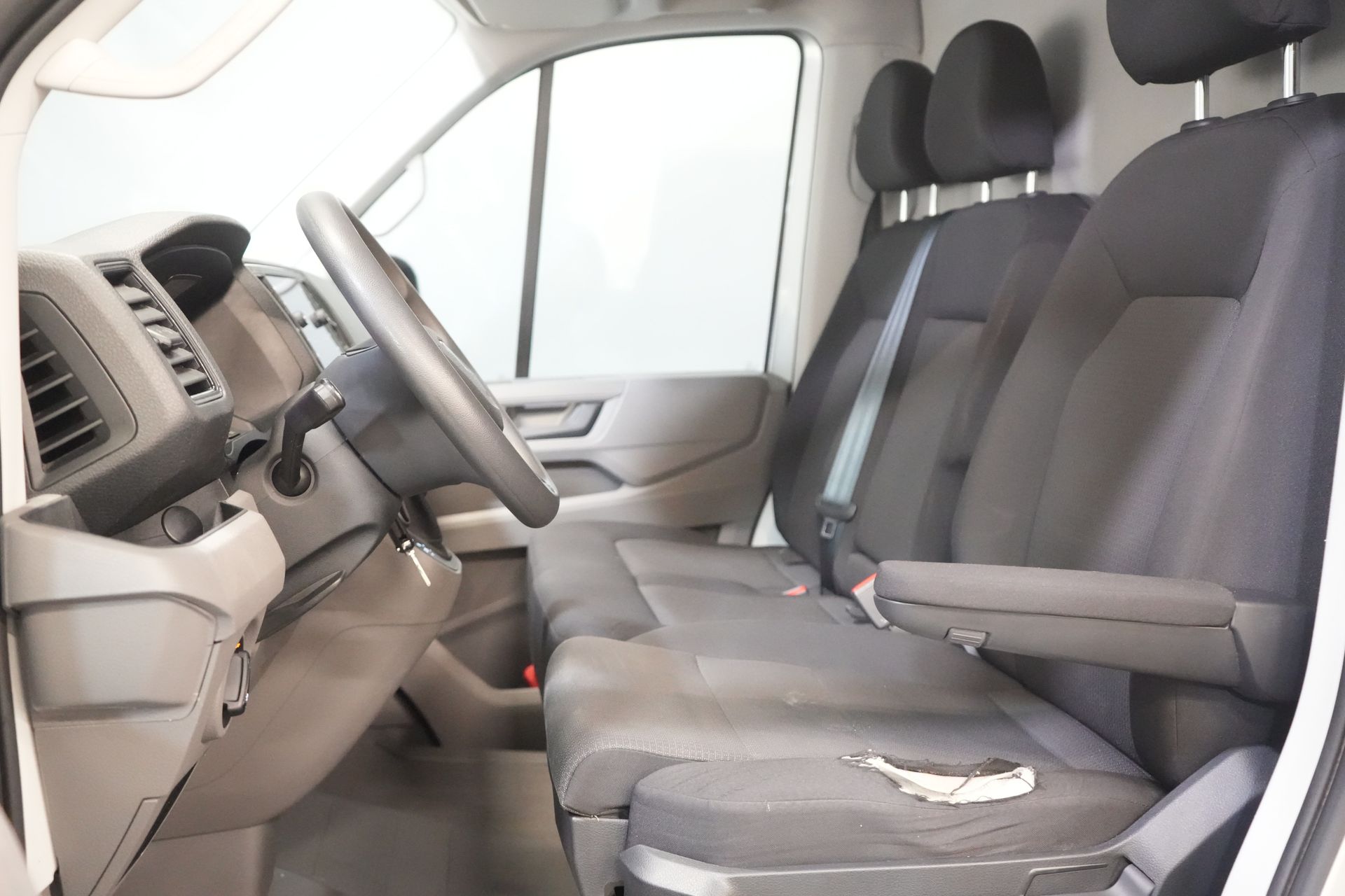 MAN TGE Van 35 2.0 140 CP DSG Aut. L3H3 hayon/ 270Gr. uși/ Gev.stoel/ Carplay/ Cameră/ Cruise