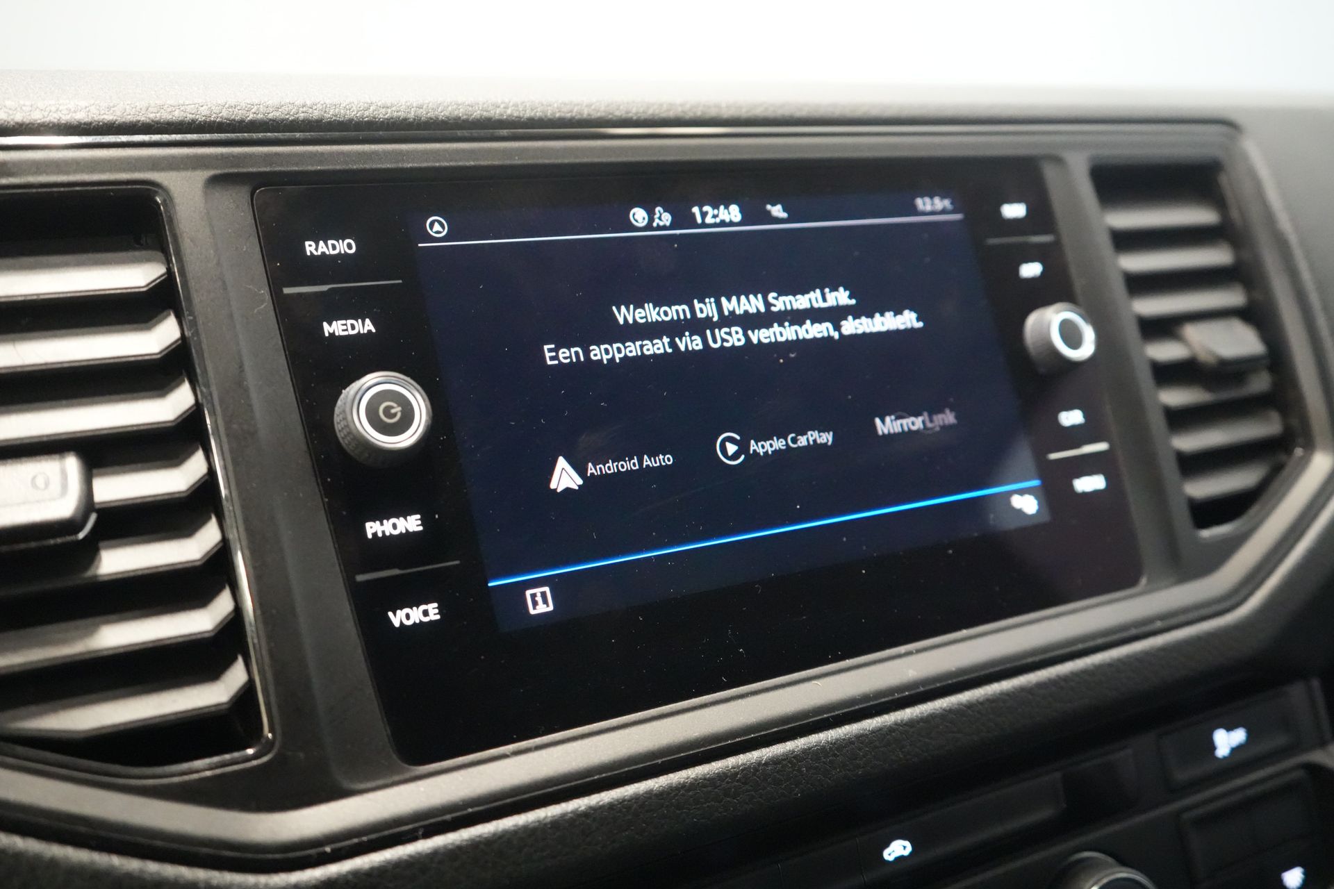 MAN TGE Van 35 2.0 140 CP DSG Aut. L3H3 hayon/ 270Gr. uși/ Gev.stoel/ Carplay/ Cameră/ Cruise