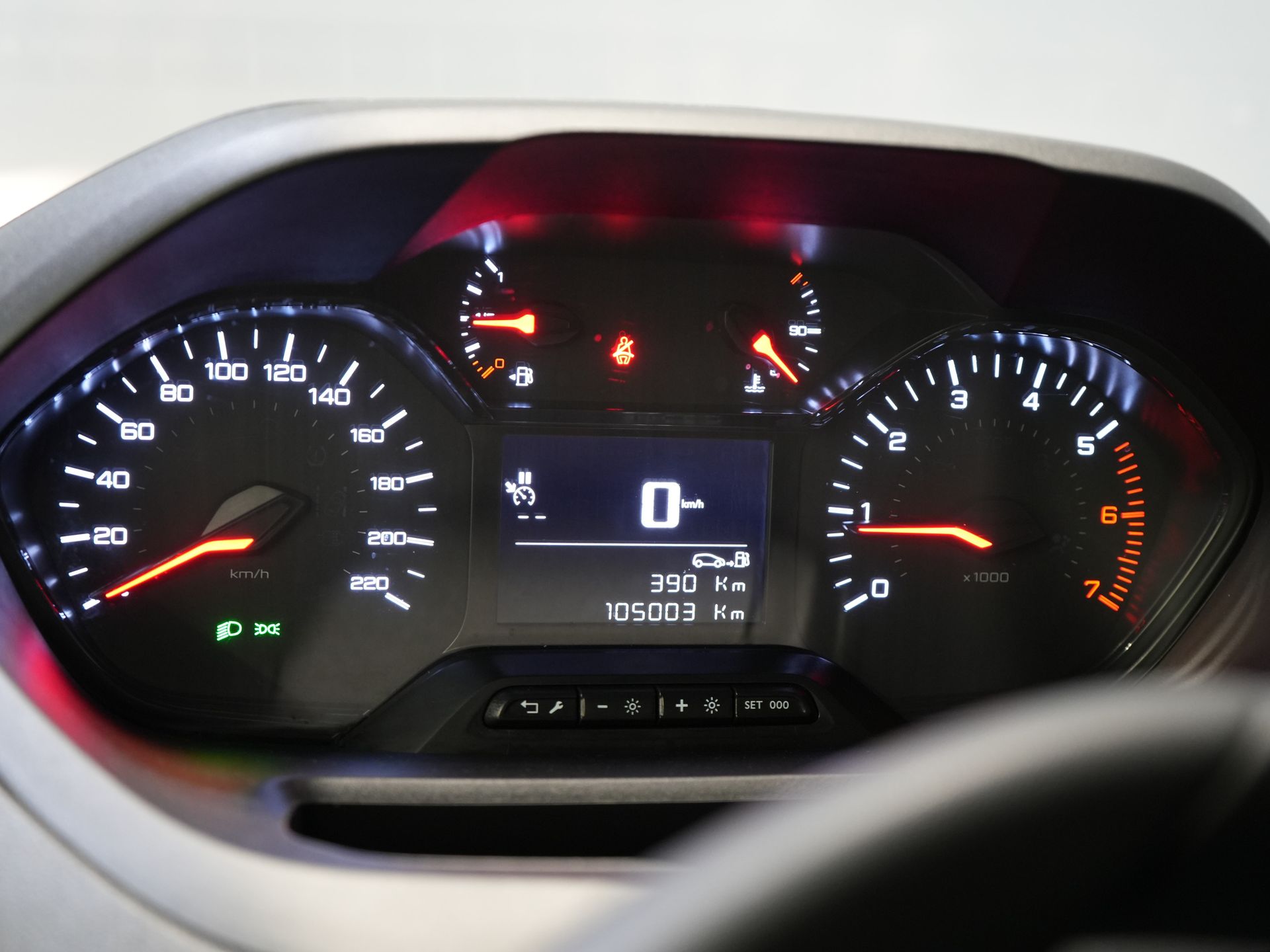 Peugeot Partner Bestelbus 1.5 HDi 100 pk BPM VRIJ Ready2Go 3Pers./ Carplay/ Airco/ Cruise/ Camera/ PDC