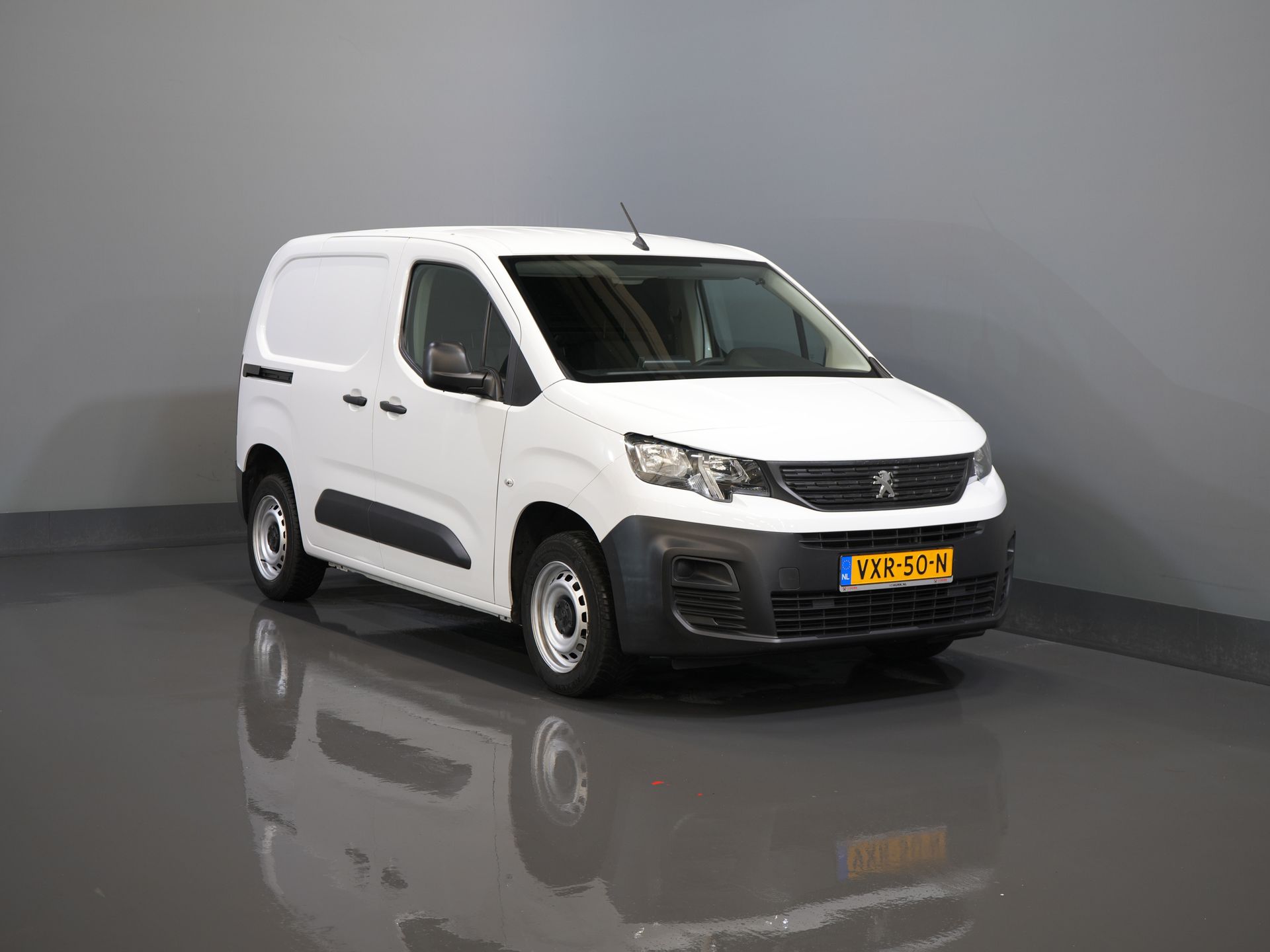 Peugeot Partner Bestelbus 1.5 HDi 100 pk BPM VRIJ Ready2Go 3Pers./ Carplay/ Airco/ Cruise/ Camera/ PDC