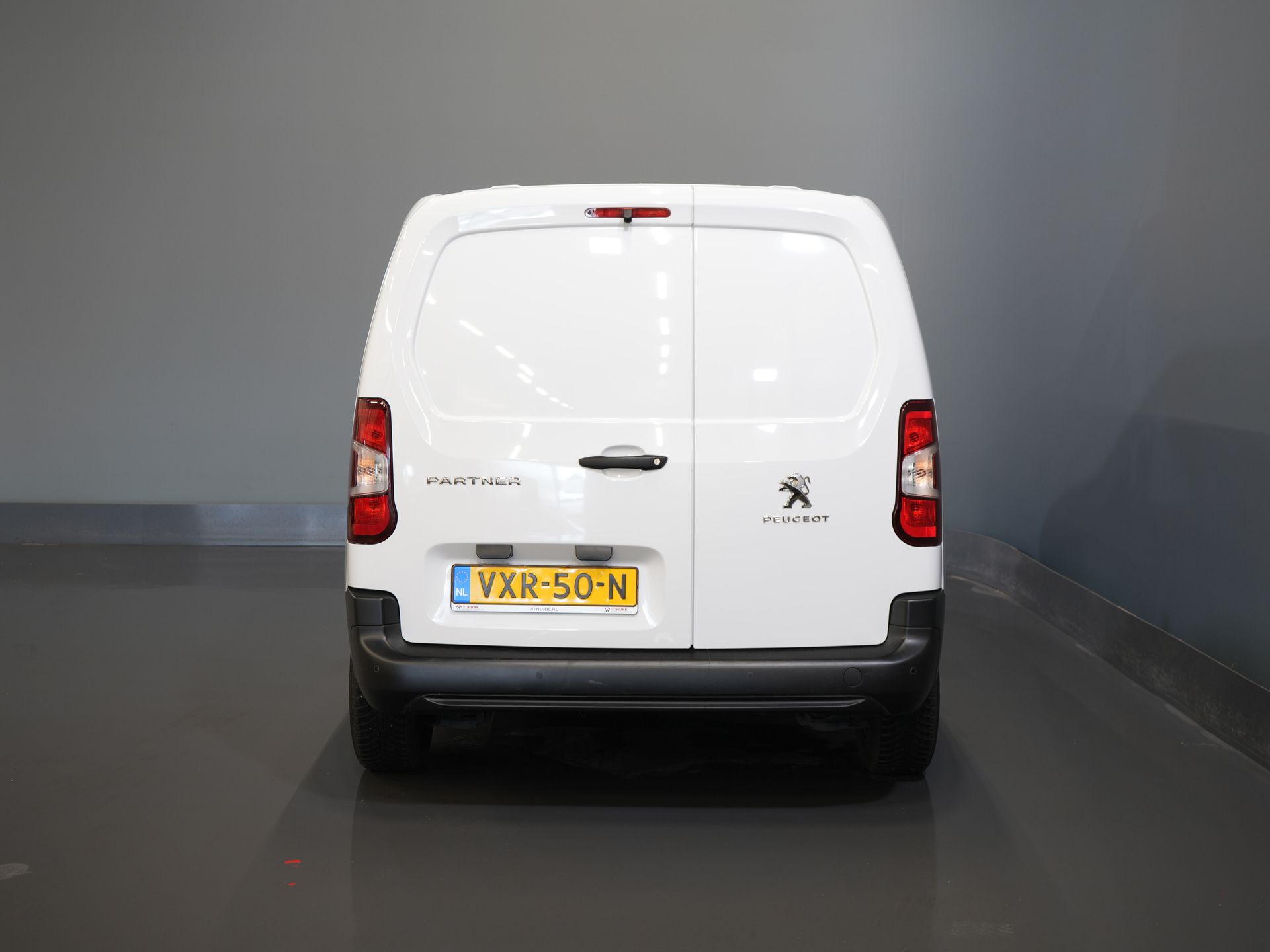Peugeot Partner Bestelbus 1.5 HDi 100 pk BPM VRIJ Ready2Go 3Pers./ Carplay/ Airco/ Cruise/ Camera/ PDC