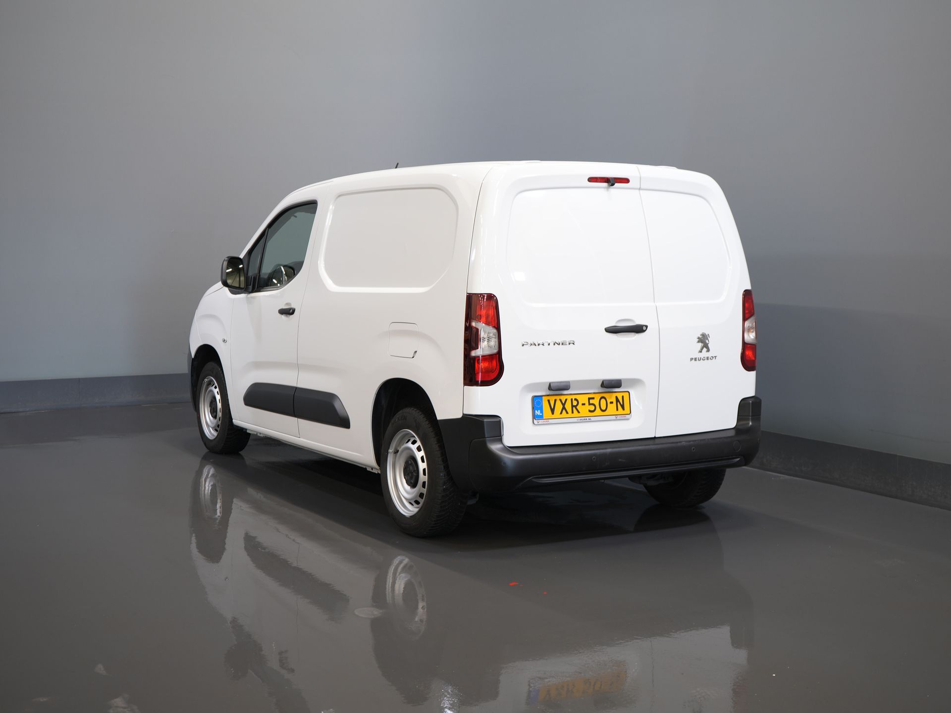 Peugeot Partner Bestelbus 1.5 HDi 100 pk BPM VRIJ Ready2Go 3Pers./ Carplay/ Airco/ Cruise/ Camera/ PDC
