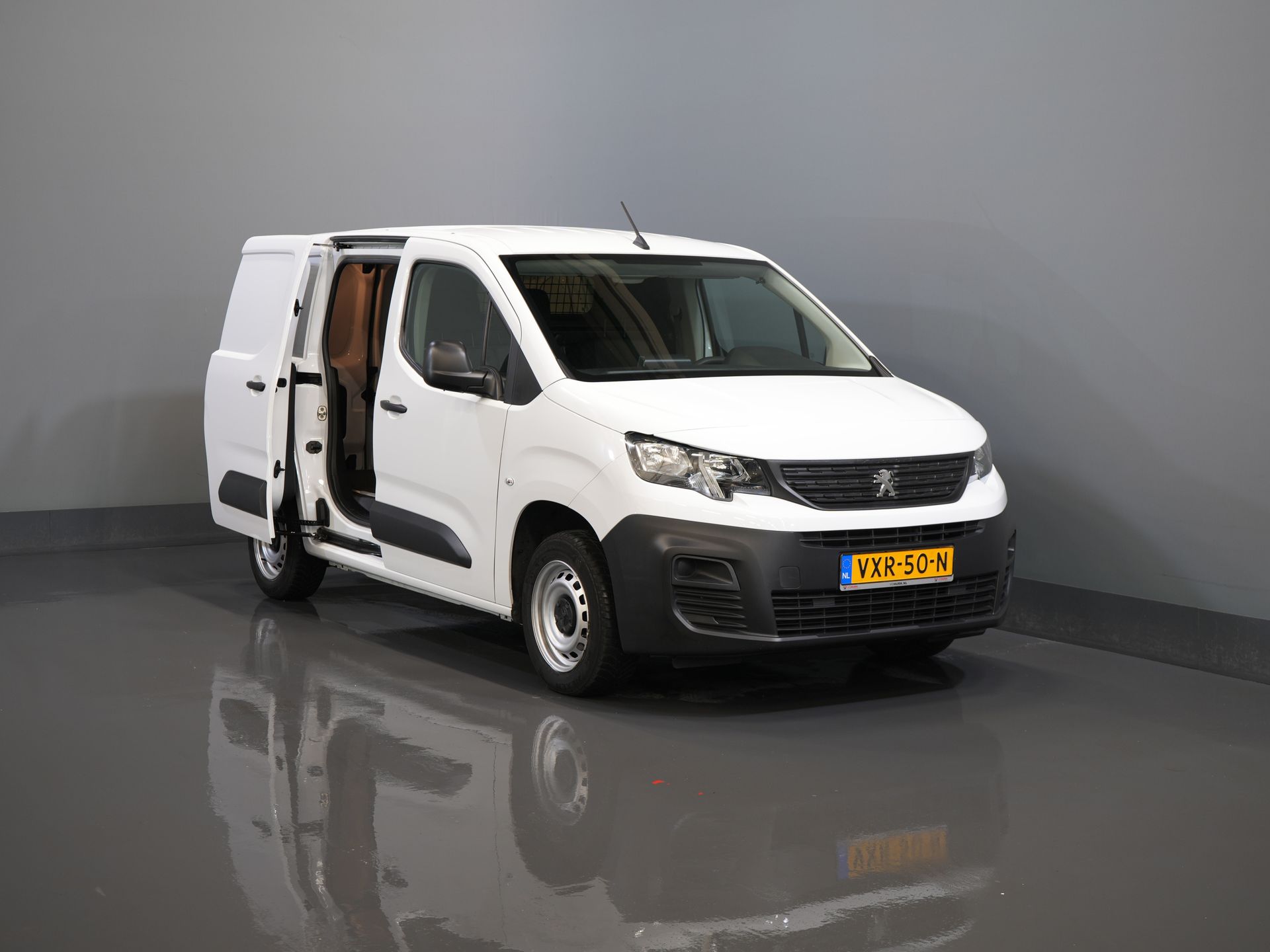 Peugeot Partner Bestelbus 1.5 HDi 100 pk BPM VRIJ Ready2Go 3Pers./ Carplay/ Airco/ Cruise/ Camera/ PDC