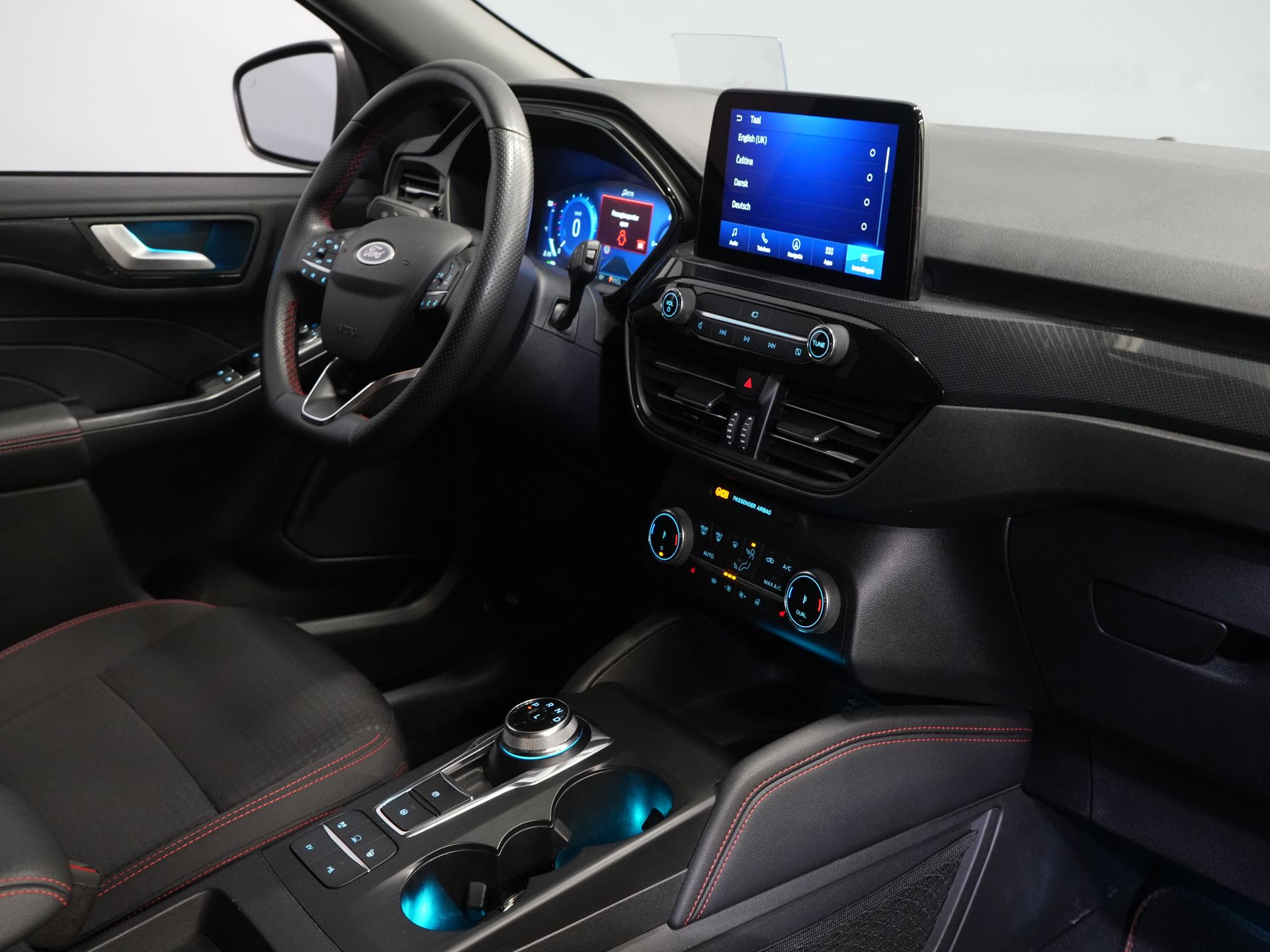 Ford Kuga SUV 2.5 PHEV 225 к.с. ST-Line LED/ Head-Up/ Adapt.cruise/ Підігрів підставки/ Keyless/ Elek.flap/ Stoelverwant/ Steeringverw./ Carplay/ Navi/ Clima