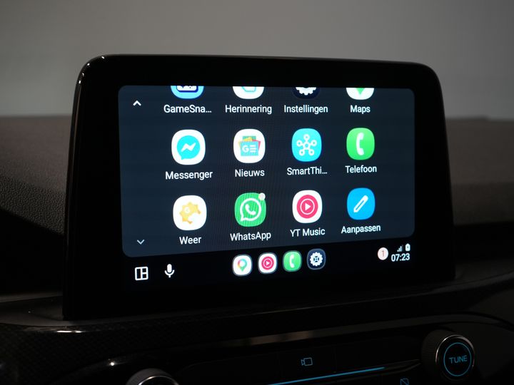 Ford Kuga SUV 2.5 PHEV 225 к.с. ST-Line LED/ Head-Up/ Adapt.cruise/ Підігрів підставки/ Keyless/ Elek.flap/ Stoelverwant/ Steeringverw./ Carplay/ Navi/ Clima