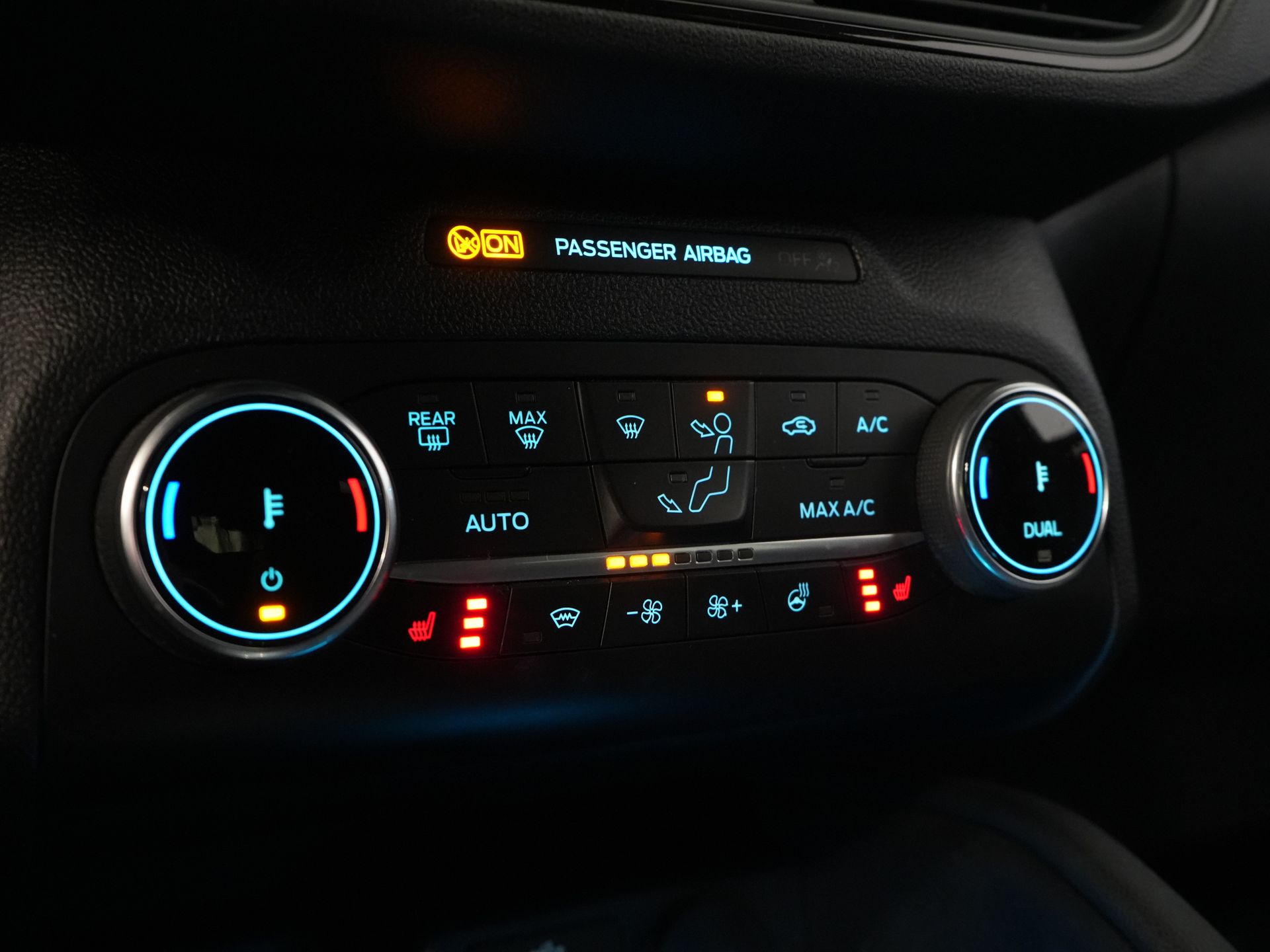 Ford Kuga SUV 2.5 PHEV 225 к.с. ST-Line LED/ Head-Up/ Adapt.cruise/ Підігрів підставки/ Keyless/ Elek.flap/ Stoelverwant/ Steeringverw./ Carplay/ Navi/ Clima