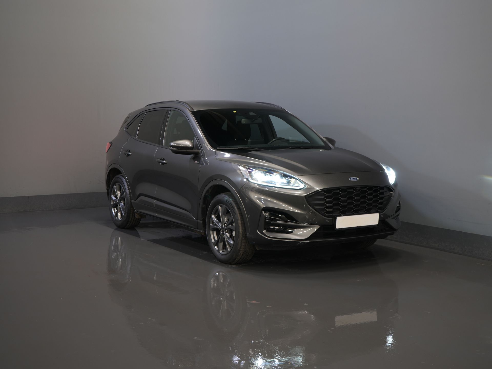 Ford Kuga SUV 2.5 PHEV 225 к.с. ST-Line LED/ Head-Up/ Adapt.cruise/ Підігрів підставки/ Keyless/ Elek.flap/ Stoelverwant/ Steeringverw./ Carplay/ Navi/ Clima
