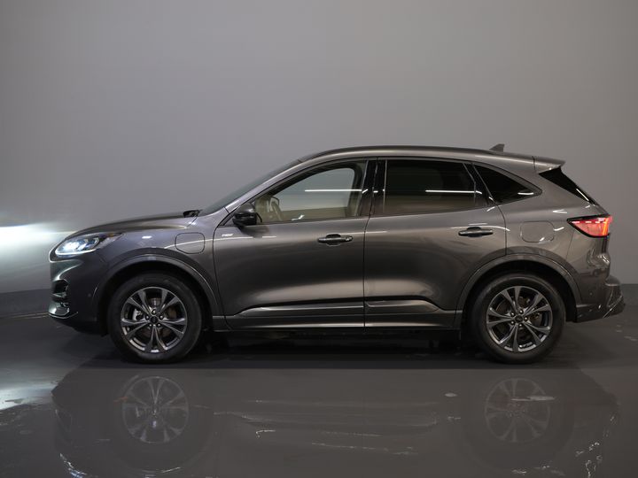 Ford Kuga SUV 2.5 PHEV 225 к.с. ST-Line LED/ Head-Up/ Adapt.cruise/ Підігрів підставки/ Keyless/ Elek.flap/ Stoelverwant/ Steeringverw./ Carplay/ Navi/ Clima