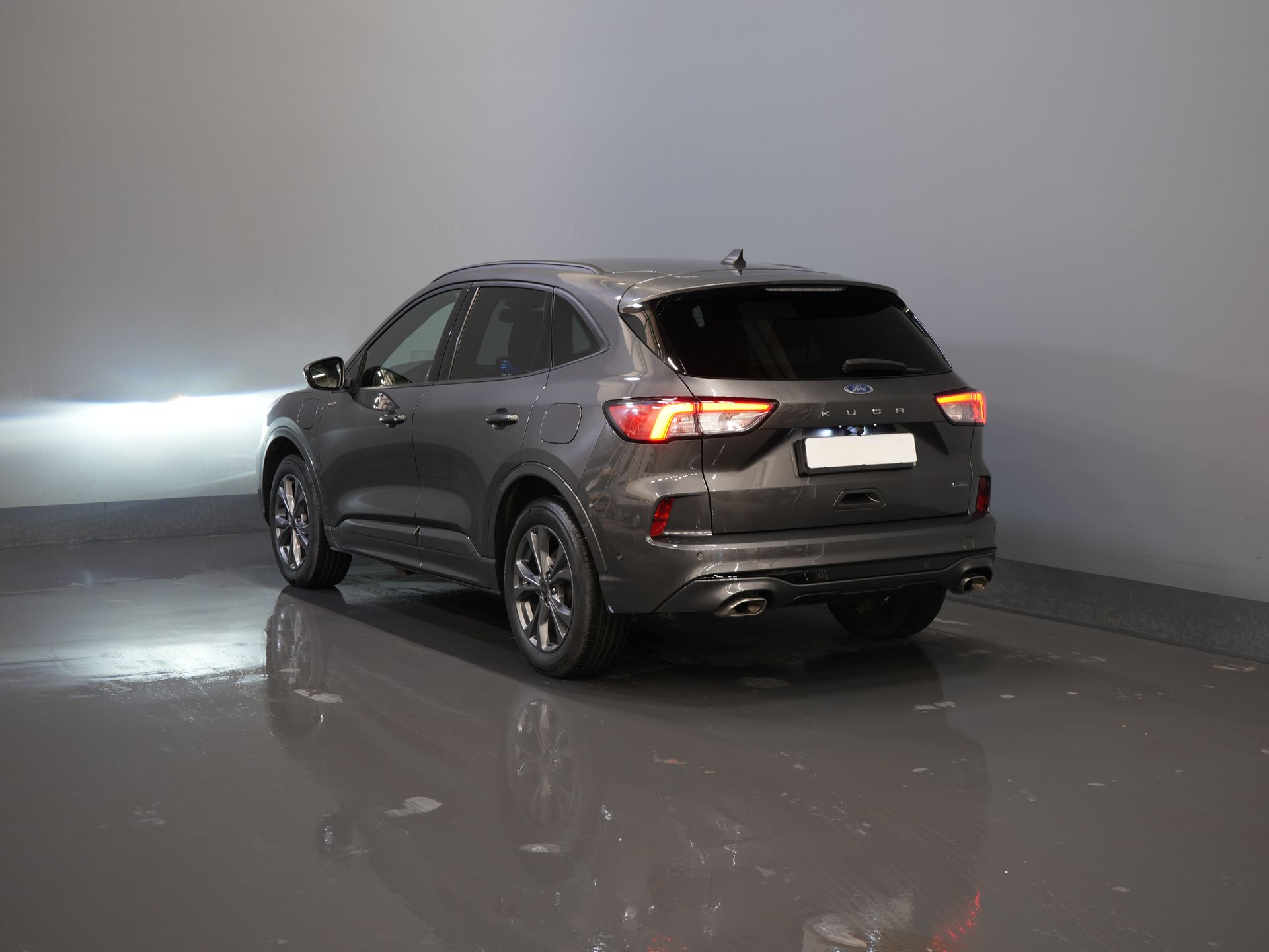Ford Kuga SUV 2.5 PHEV 225 к.с. ST-Line LED/ Head-Up/ Adapt.cruise/ Підігрів підставки/ Keyless/ Elek.flap/ Stoelverwant/ Steeringverw./ Carplay/ Navi/ Clima