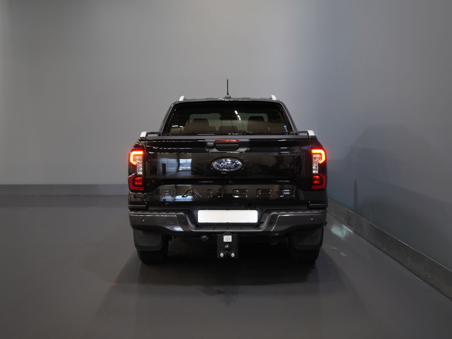 Ford Ranger Pick-Up Wildtrak 2.3 PHEV Double Cab 4x4/ B&O/ Tech-Pack/ Adapt.Cruise/ 3.5t Towingverm./ Caméra 360/ Cuir/ Alarme/ Navi/ Carplay/ Towinghaa