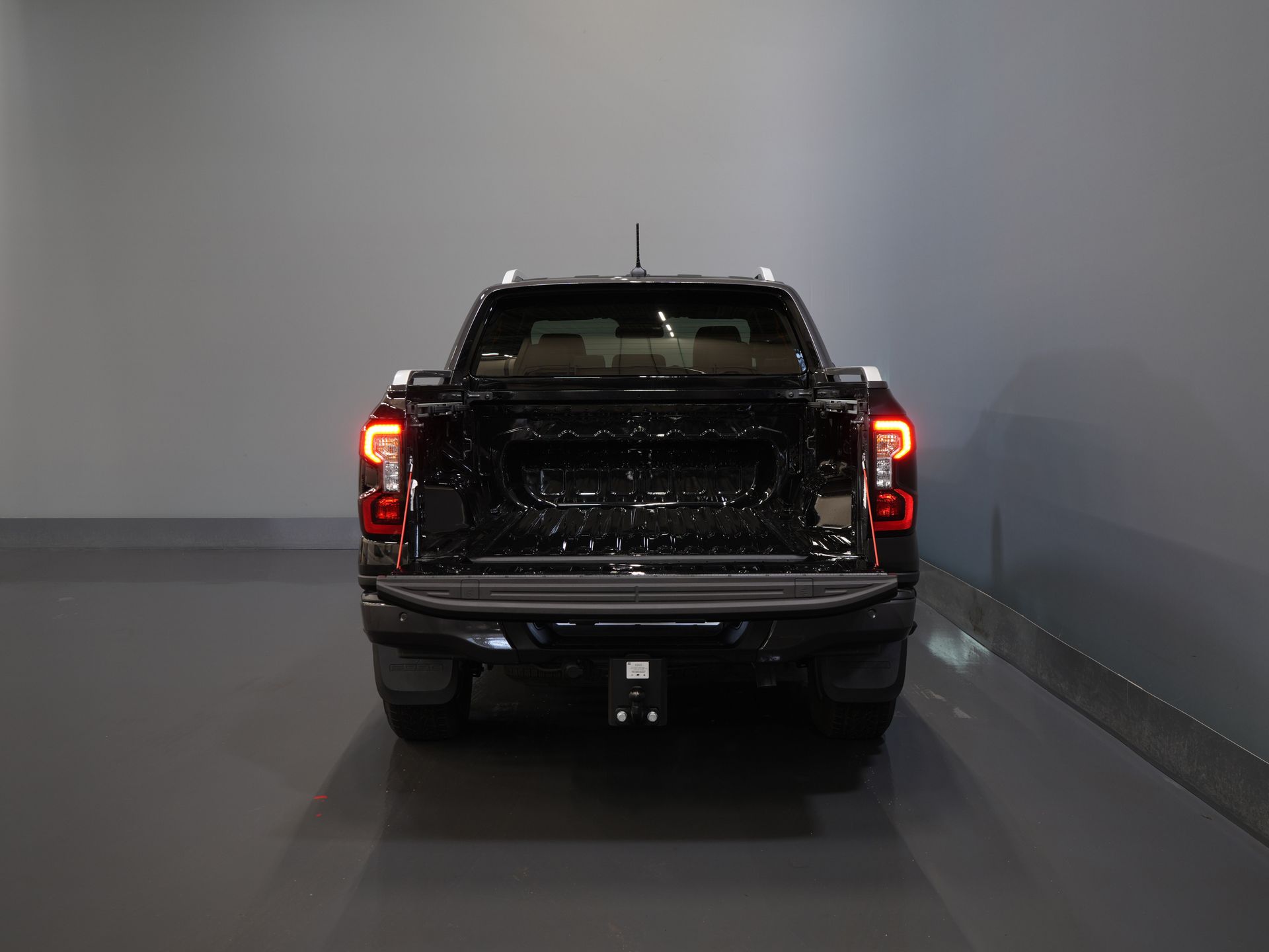 Ford Ranger Pick-Up Wildtrak 2.3 PHEV Double Cab 4x4/ B&O/ Tech-Pack/ Adapt.Cruise/ 3.5t Towingverm./ Caméra 360/ Cuir/ Alarme/ Navi/ Carplay/ Towinghaa