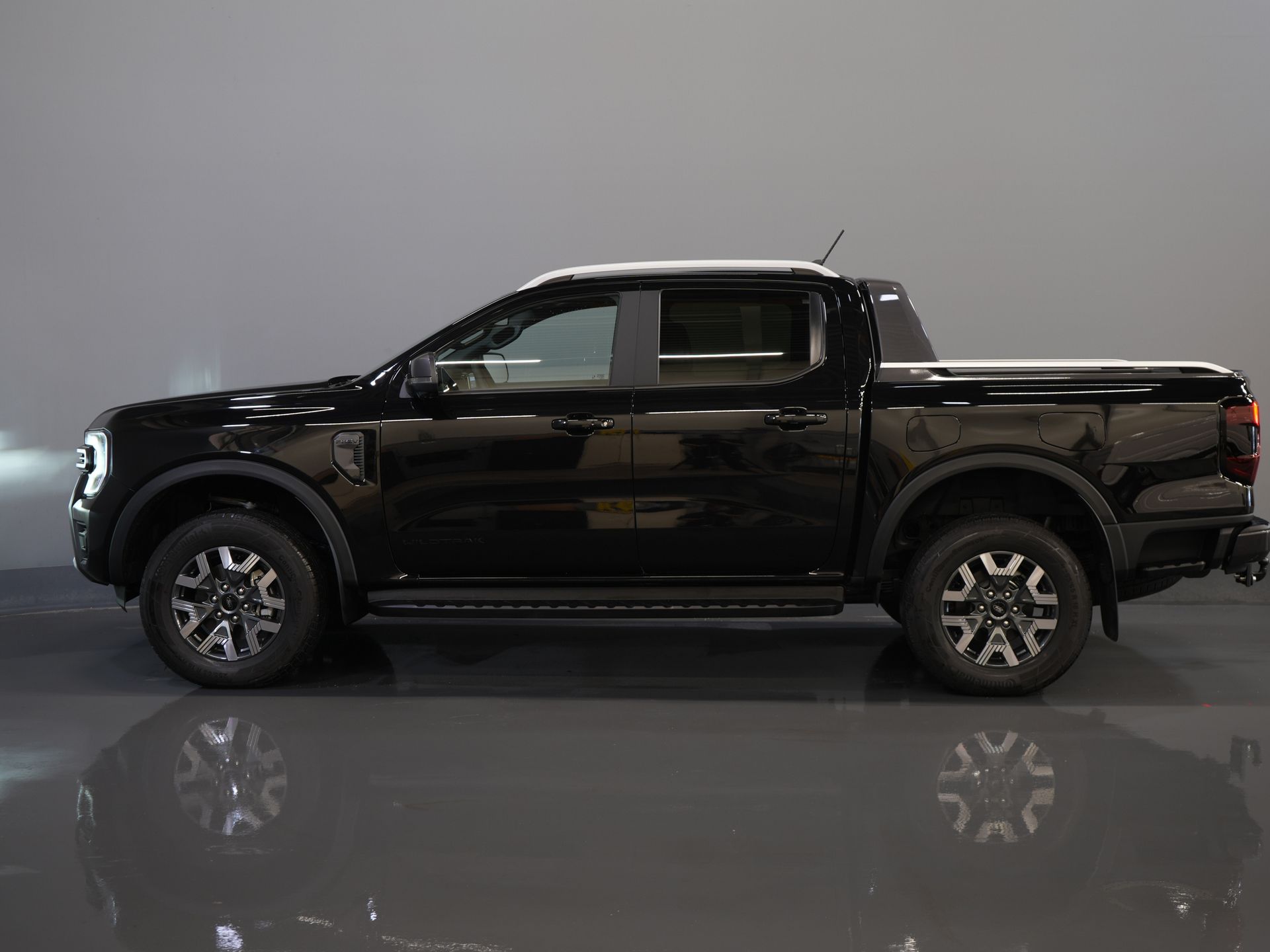 Ford Ranger Pick-Up Wildtrak 2.3 PHEV Double Cab 4x4/ B&O/ Tech-Pack/ Adapt.Cruise/ 3.5t Towingverm./ Caméra 360/ Cuir/ Alarme/ Navi/ Carplay/ Towinghaa