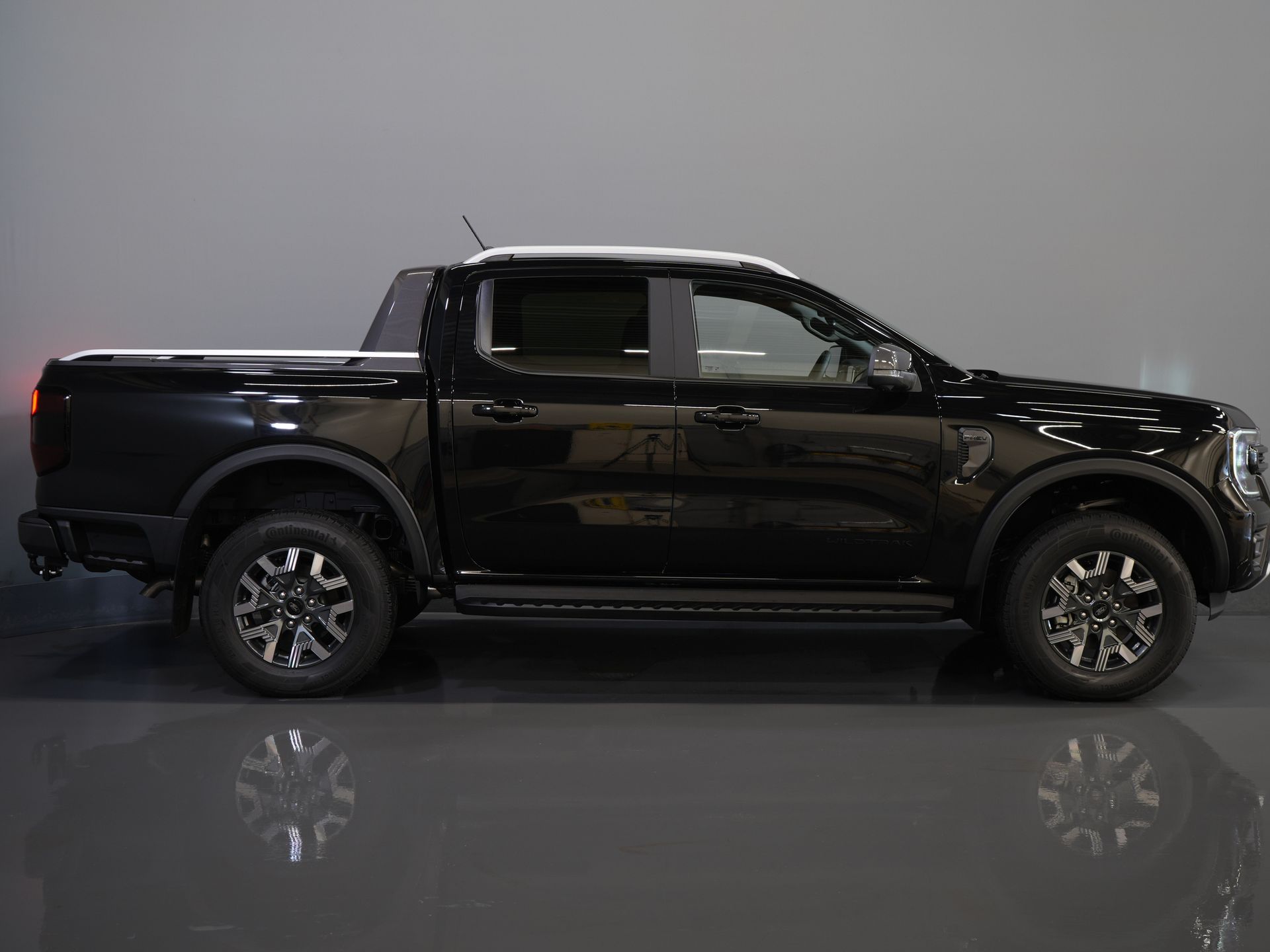 Ford Ranger Pick-Up Wildtrak 2.3 PHEV Double Cab 4x4/ B&O/ Tech-Pack/ Adapt.Cruise/ 3.5t Towingverm./ Caméra 360/ Cuir/ Alarme/ Navi/ Carplay/ Towinghaa