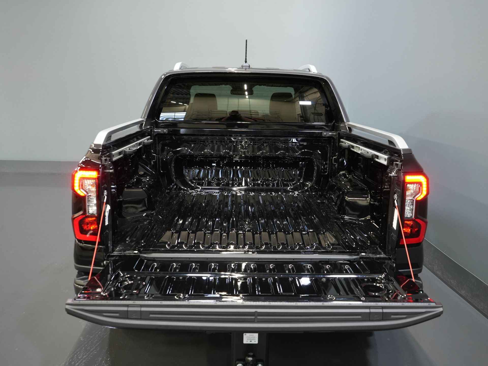 Ford Ranger Pick-Up Wildtrak 2.3 PHEV Double Cab 4x4/ B&O/ Tech-Pack/ Adapt.Cruise/ 3.5t Towingverm./ Caméra 360/ Cuir/ Alarme/ Navi/ Carplay/ Towinghaa